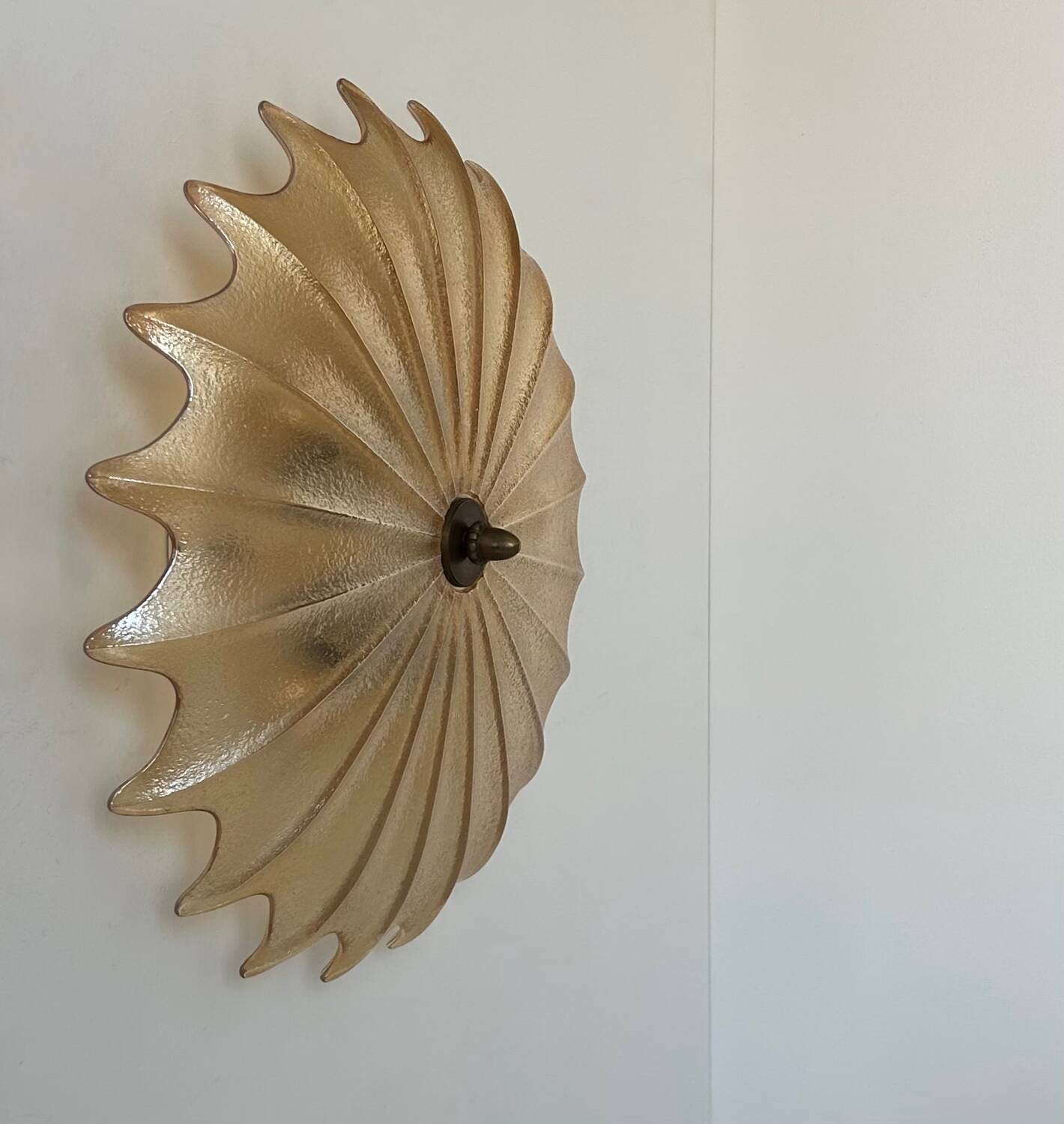 Vintage XL wall lamp, Murano and brass, Italy 1970