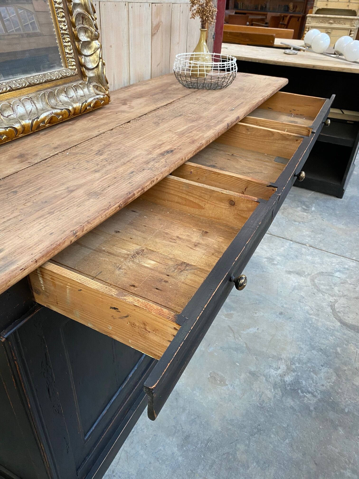 3-door skated buffet