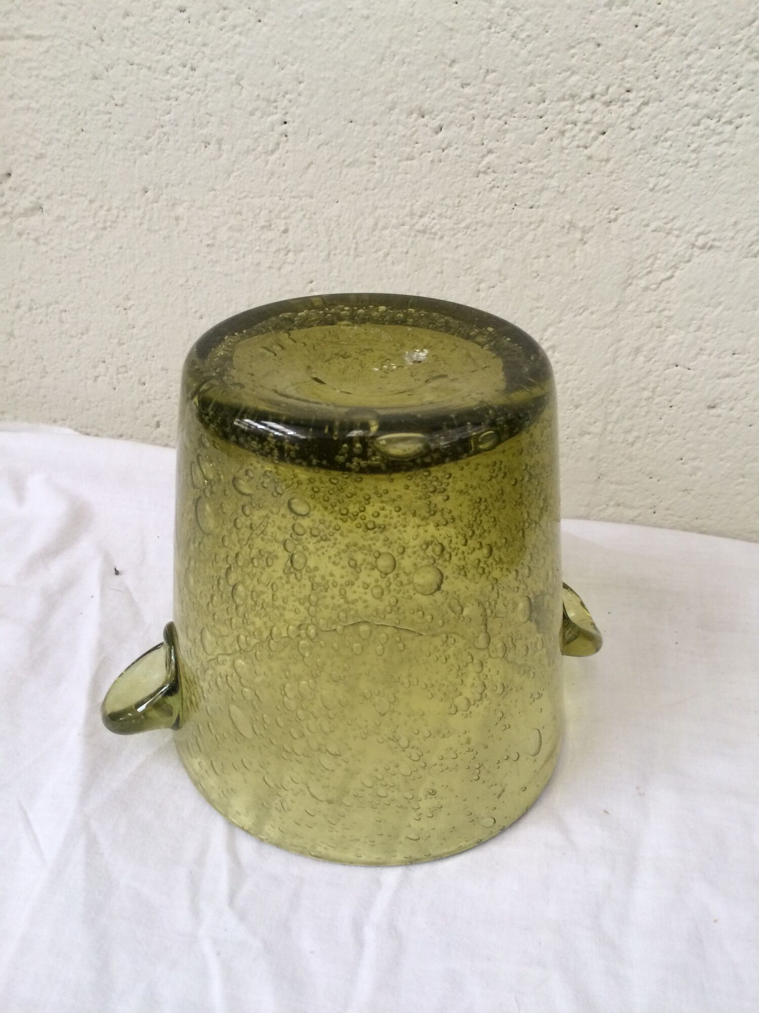 The 1970s vintage blown glass ice bucket