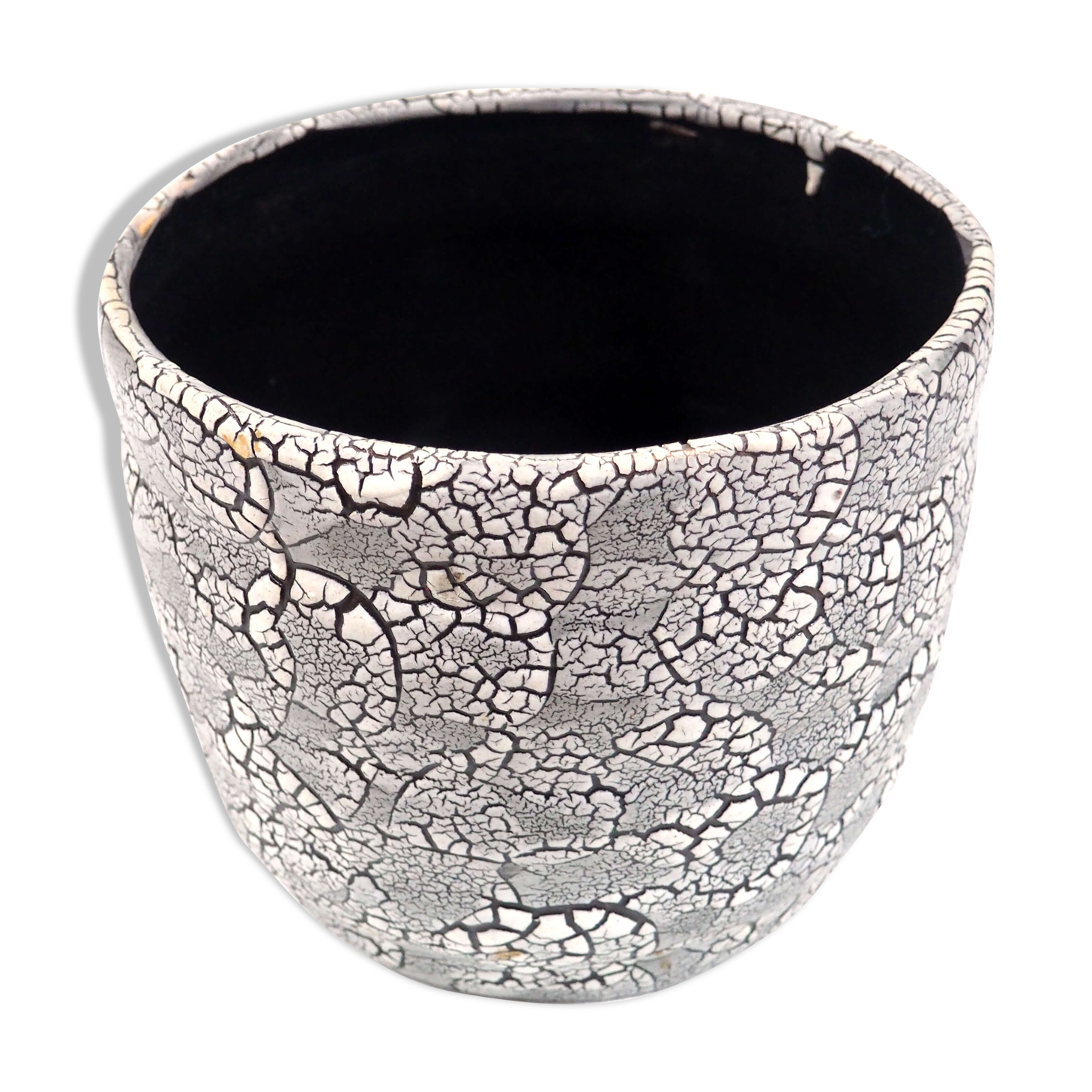 Black earthenware pot cover