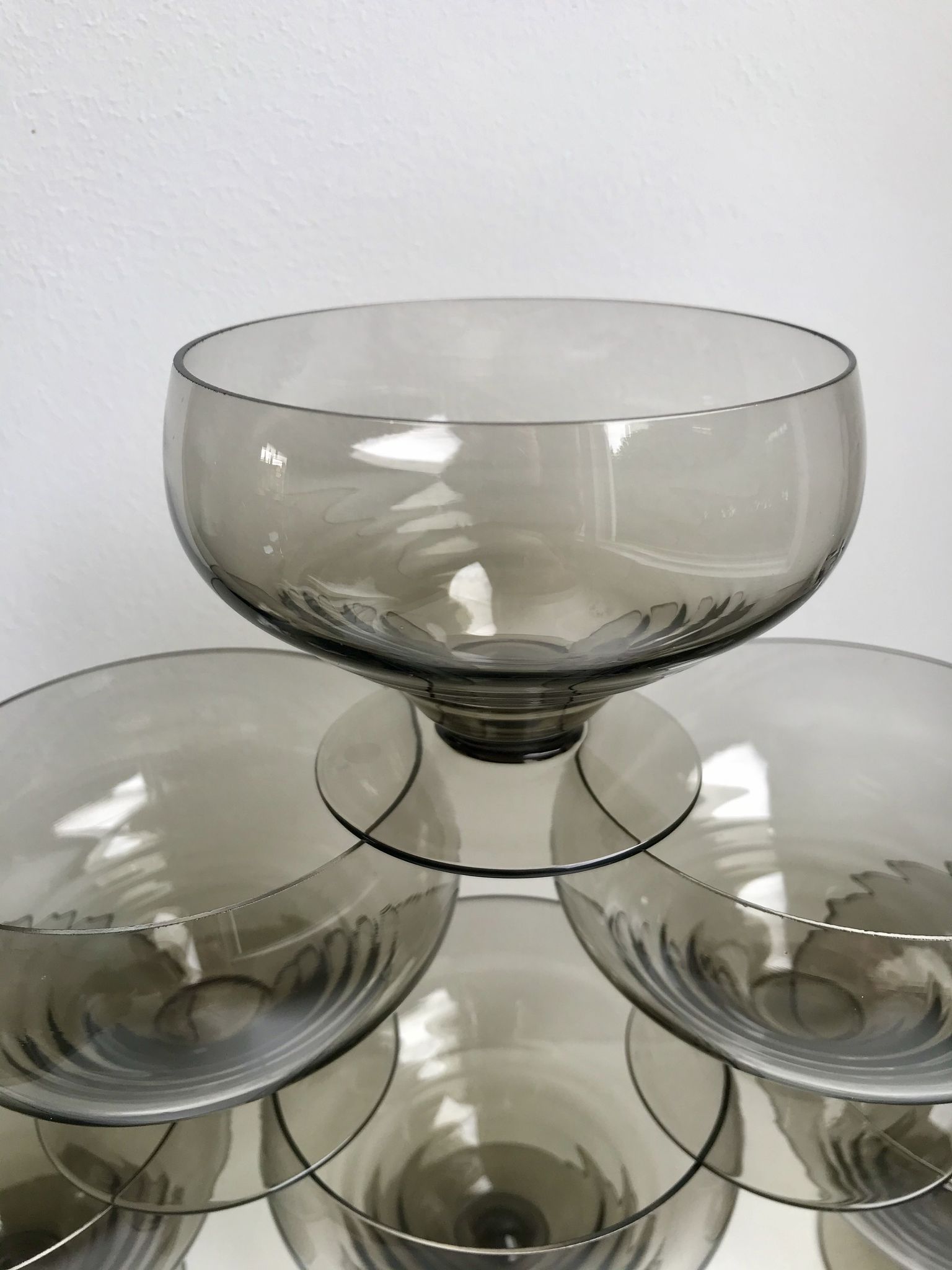 Set of 6 art deco design champagne glasses in smoked glass 30s-40s