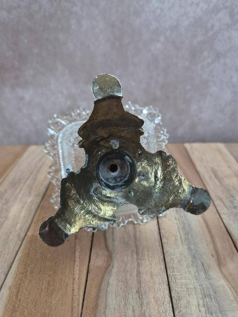 Présentoir ancien en métal argenté et verre