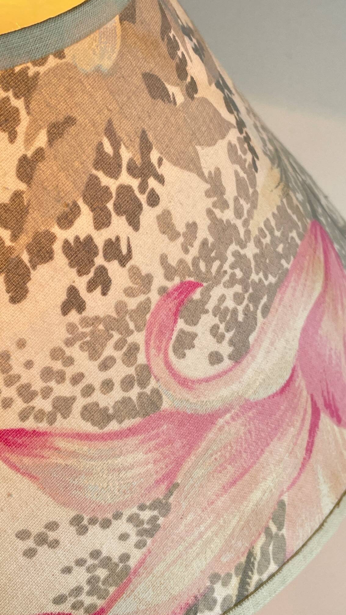 LAMP in Solid Pine Floral Shade VINTAGE