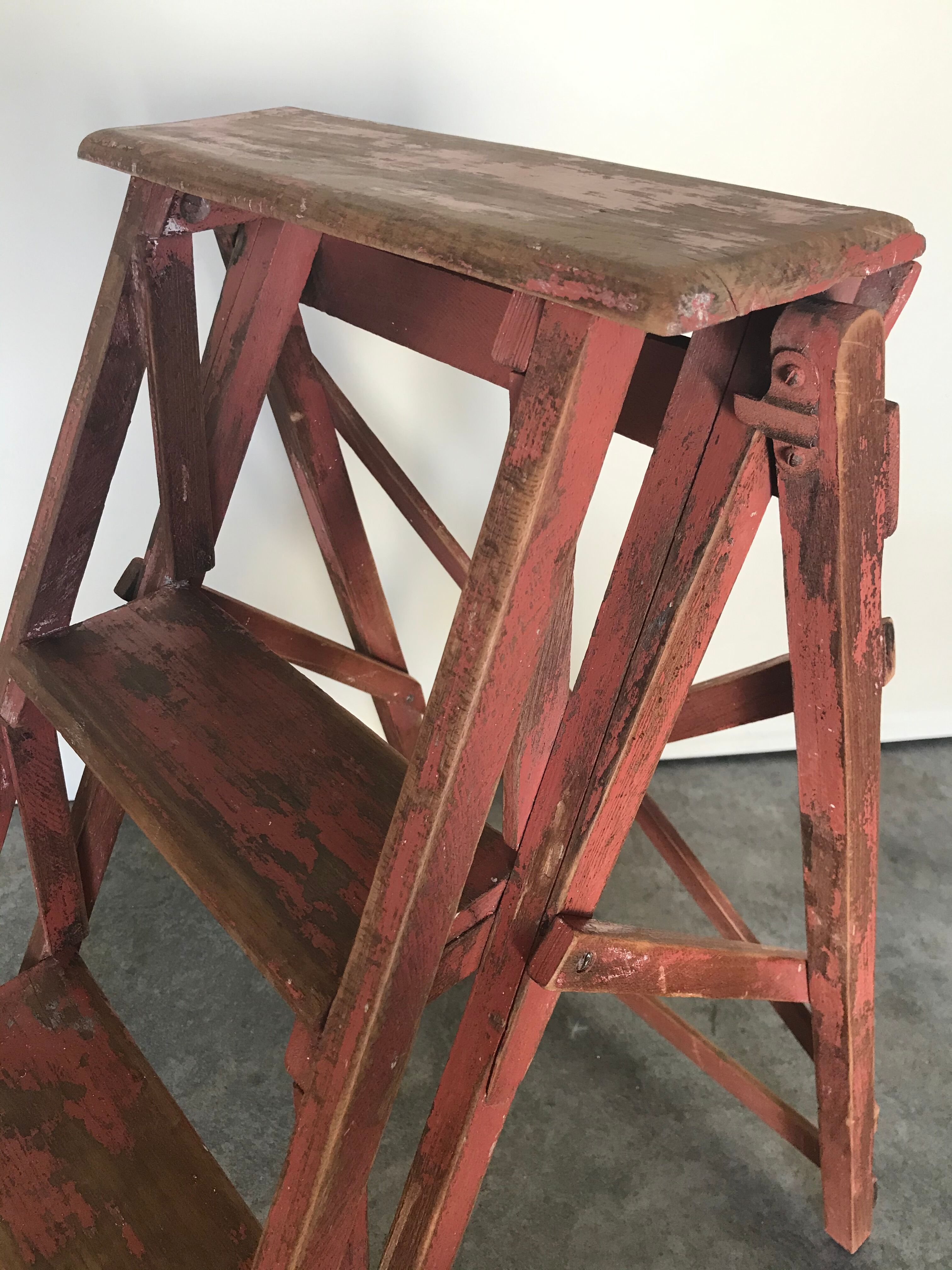 Industrial stepladder crafting foldable wooden painter