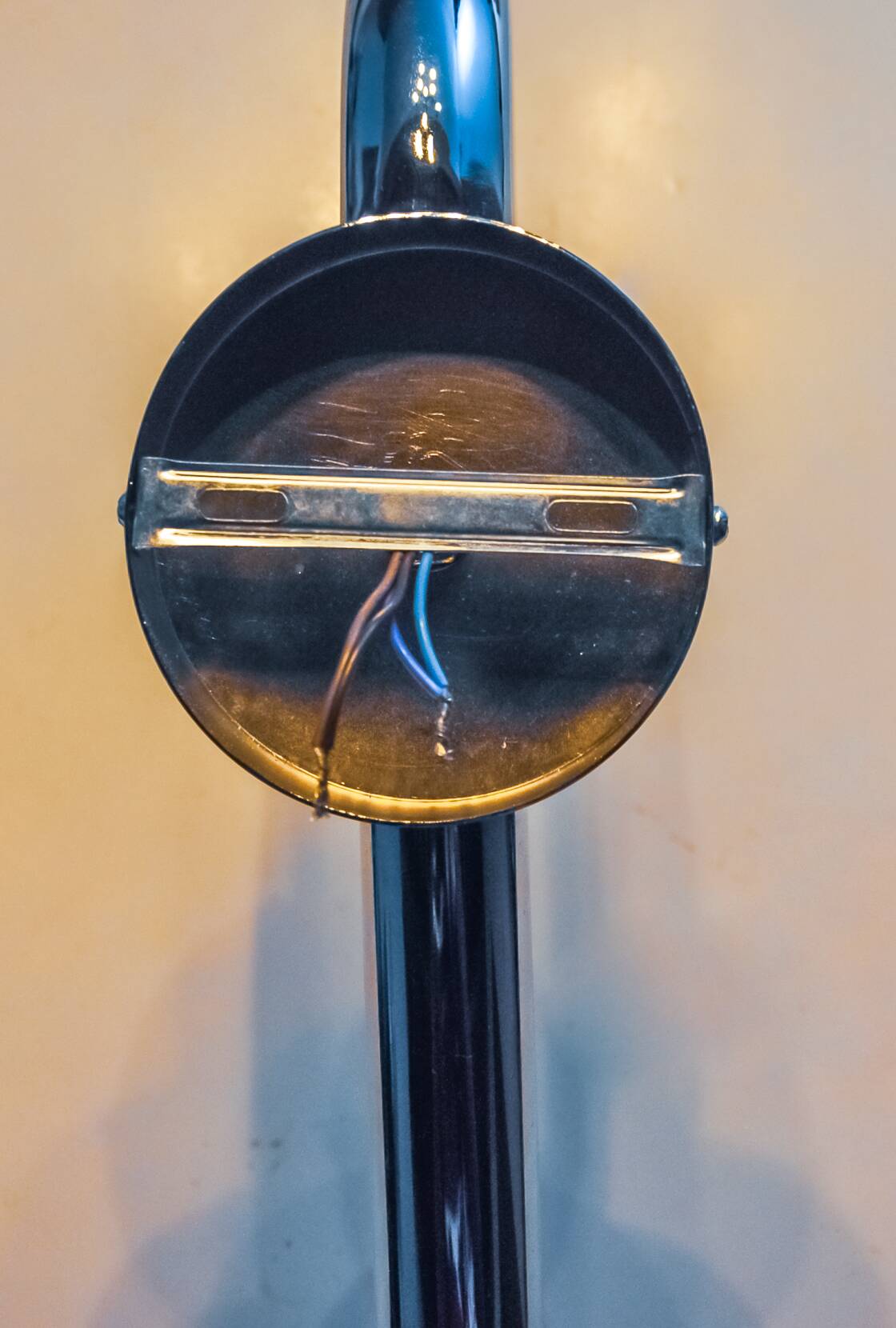 Space-age tubular wall lamp, chromed metal, Italy, 1970