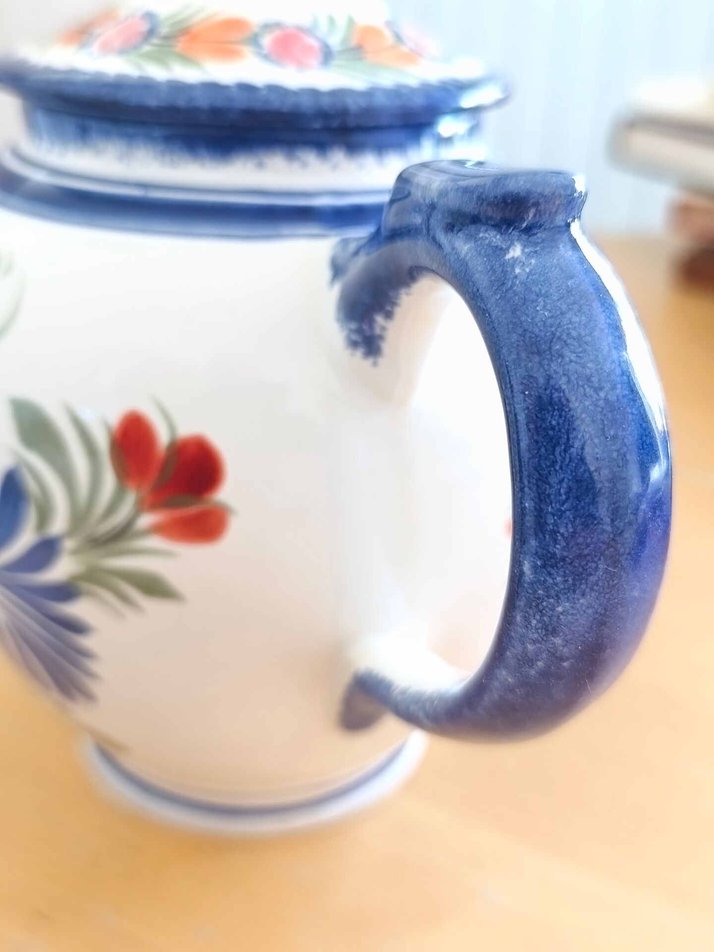 Teapot or coffee pot Henriot Quimper