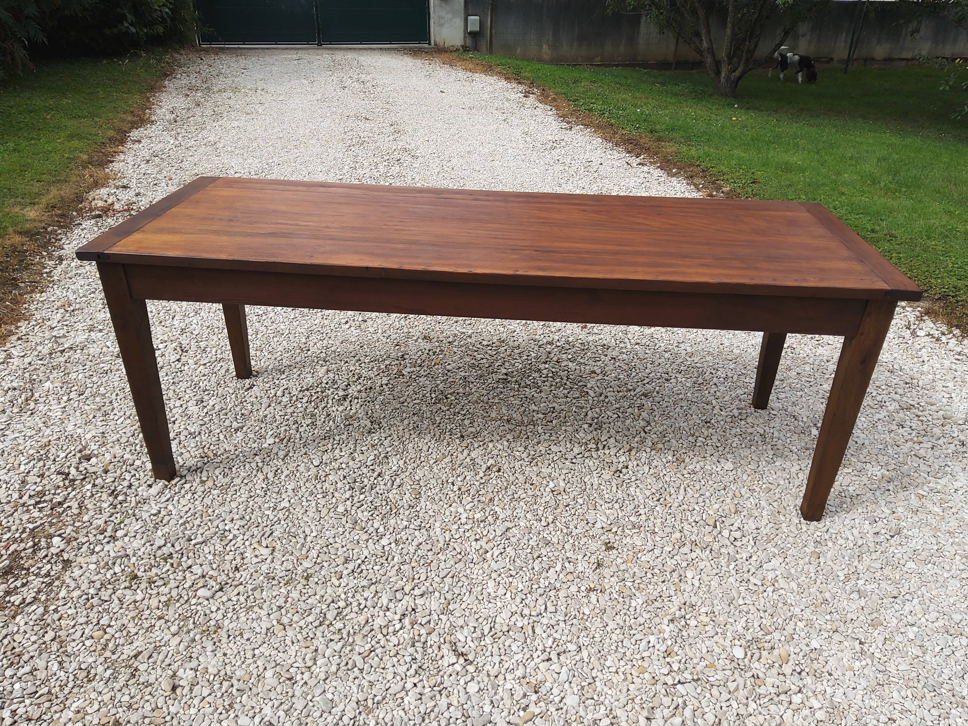 Farm table