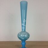 Vase en opaline émaillée, soliflore bleu