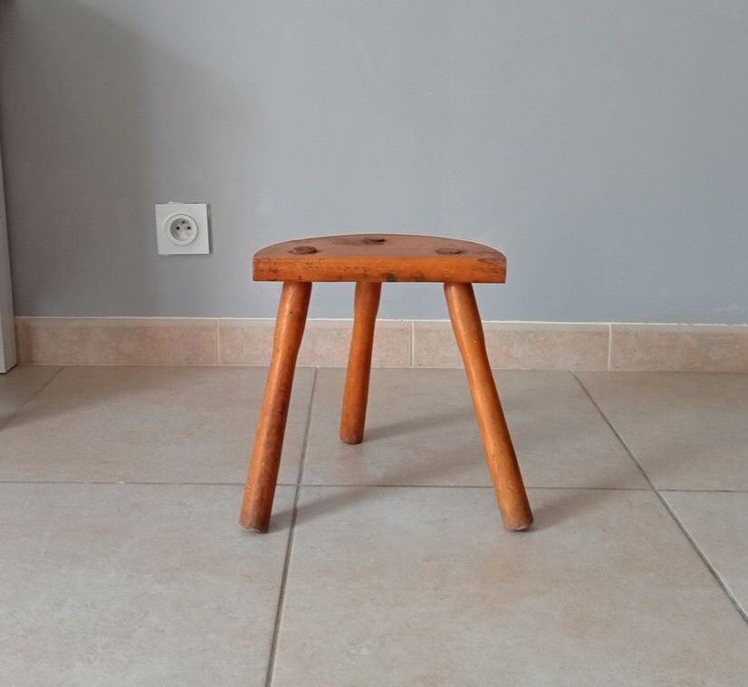 Tripod stool in solid wood years 40/50