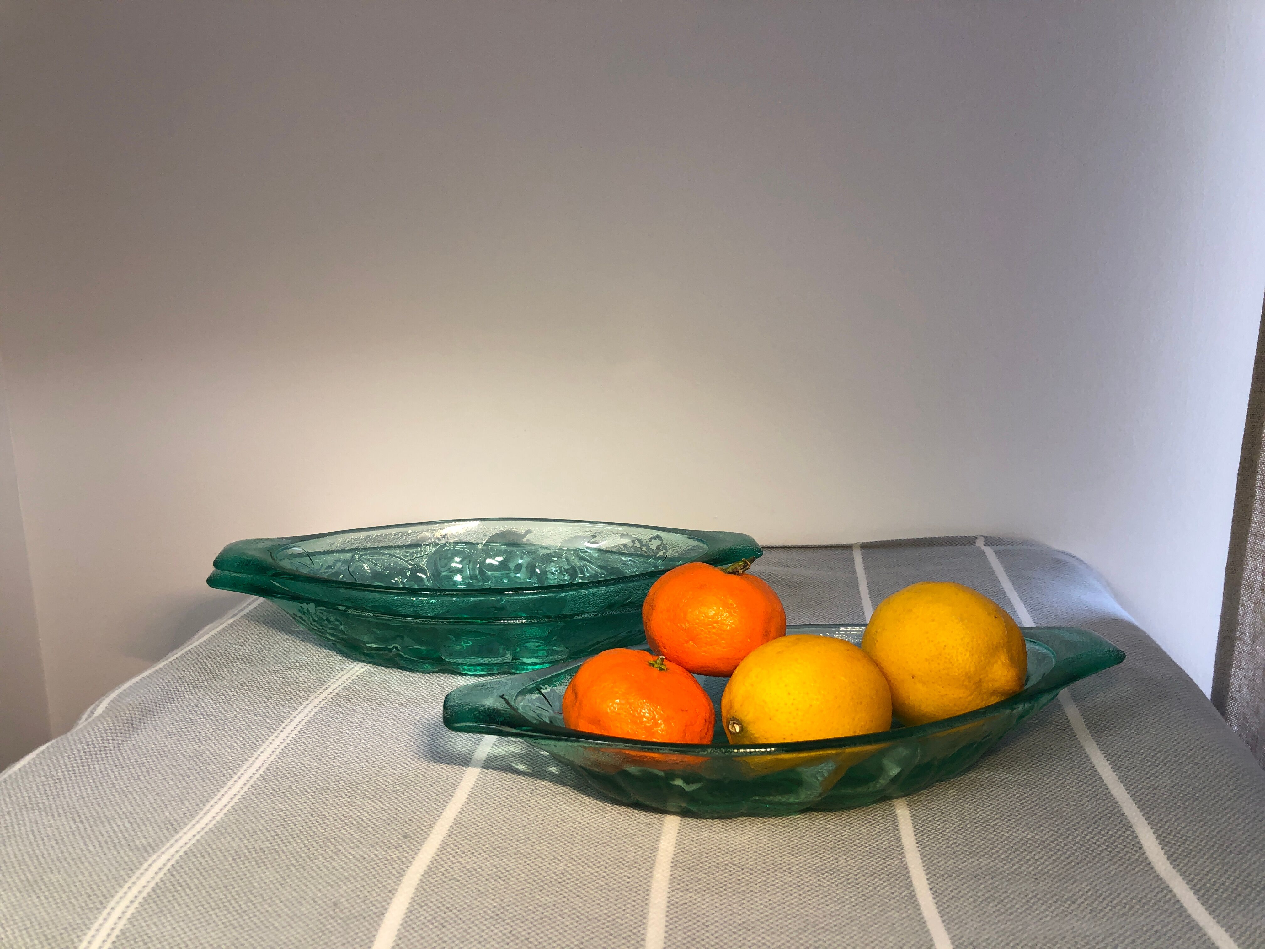 Ravier en verre vintage vert emeraude décor raisins