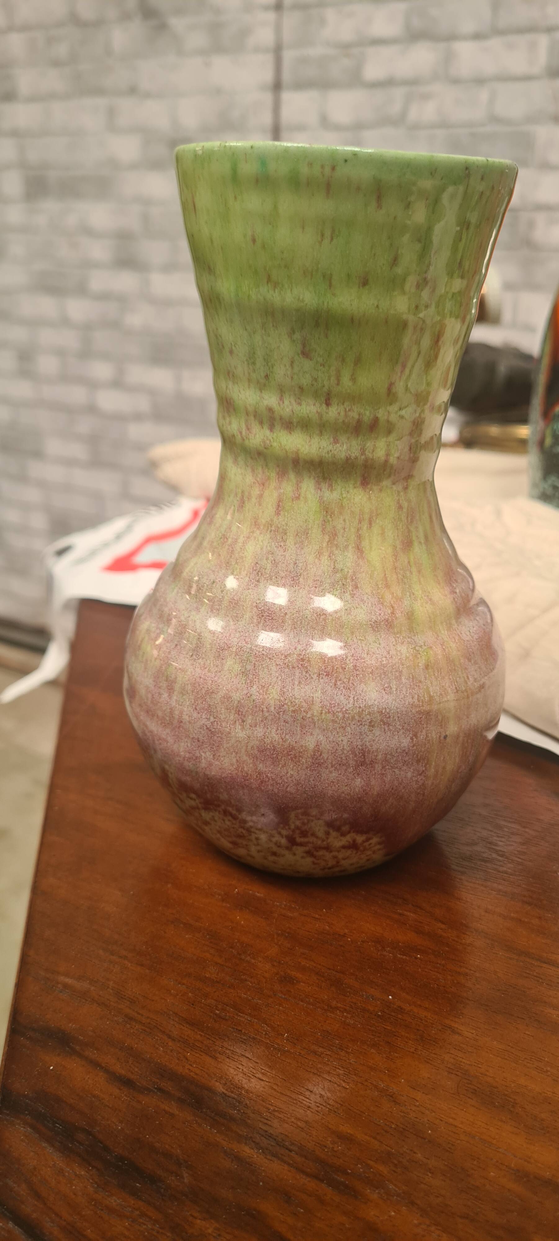 Vase en gres  vert signé accolay 1975 ,  18x10 tres bon etat