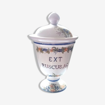 Old pharmacy jar ext ruscus ac with its lid