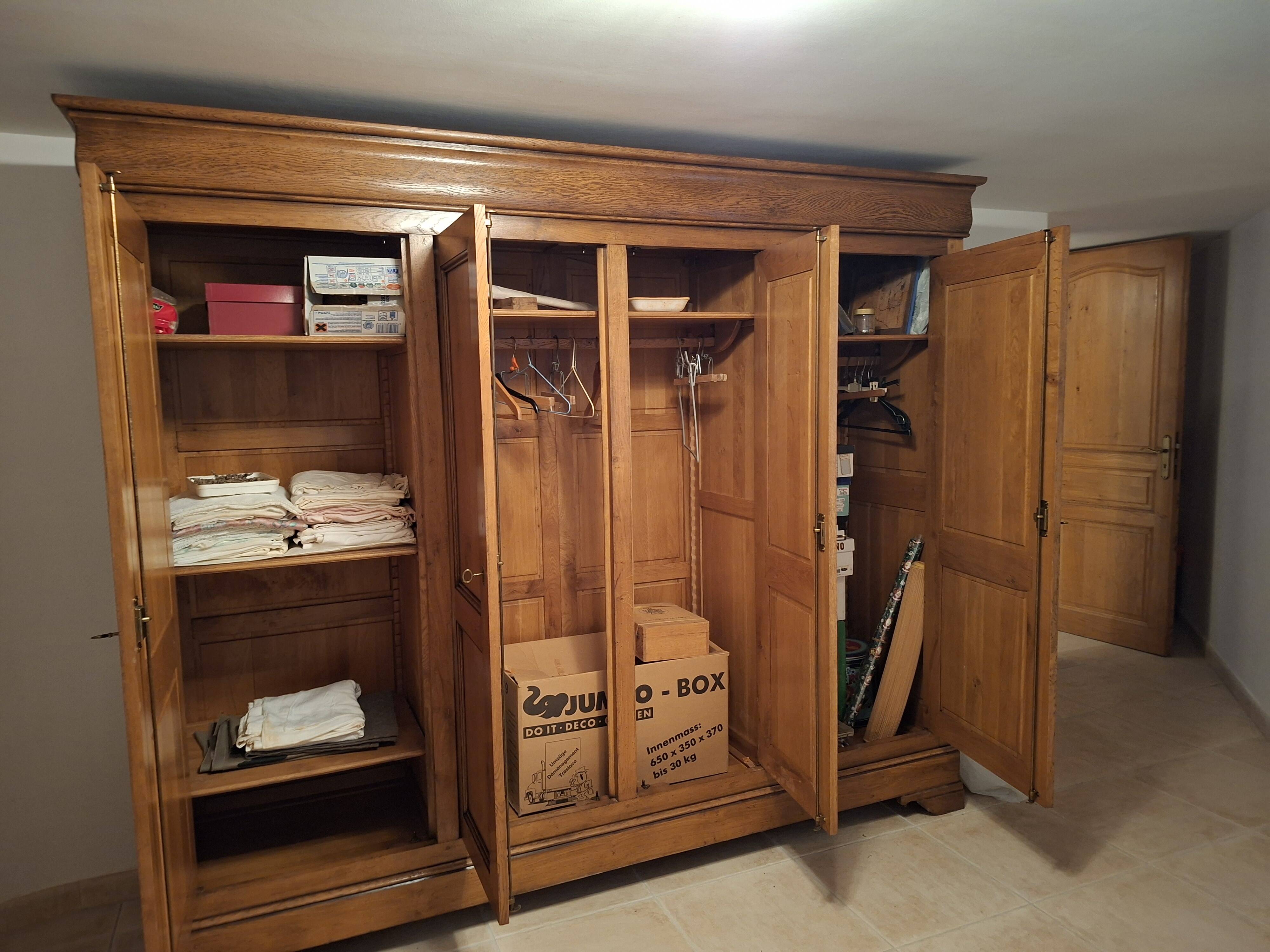 Armoire merisier massif