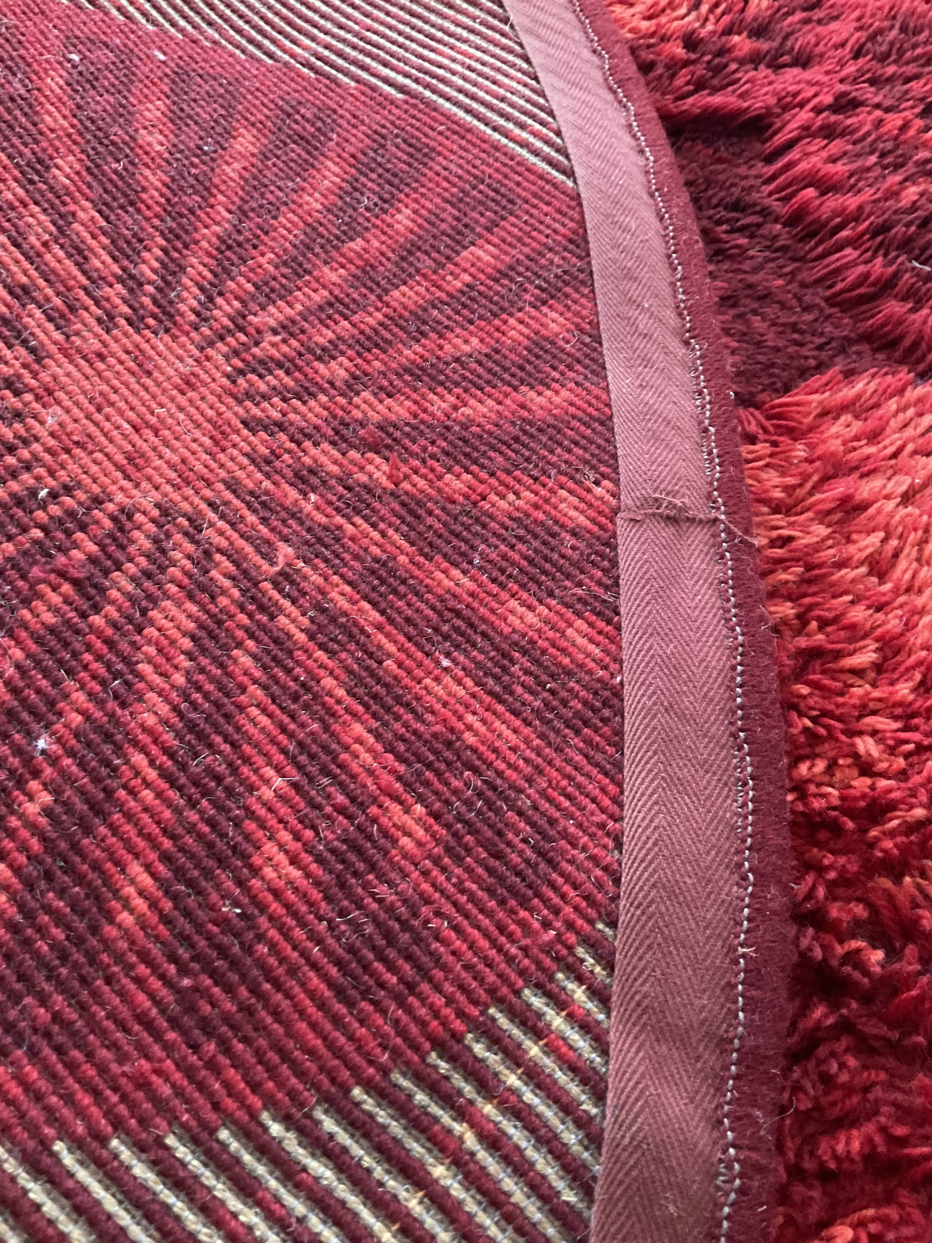 Round carpet 200cm from the 70s