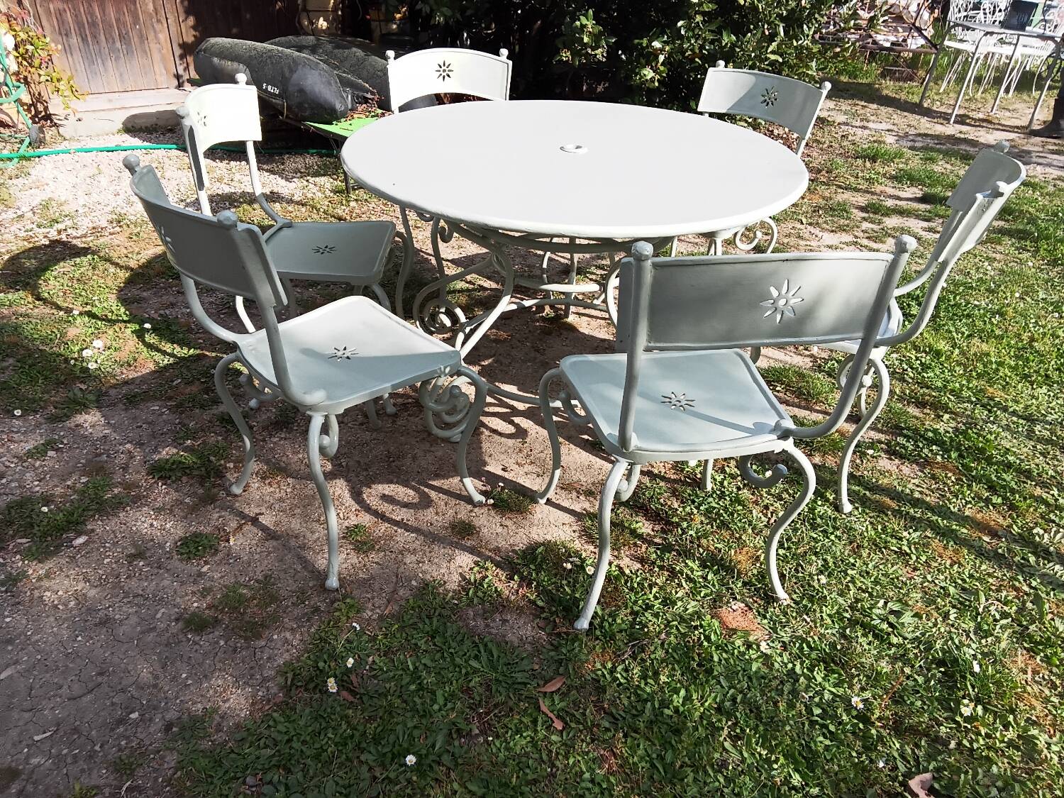Large garden furniture