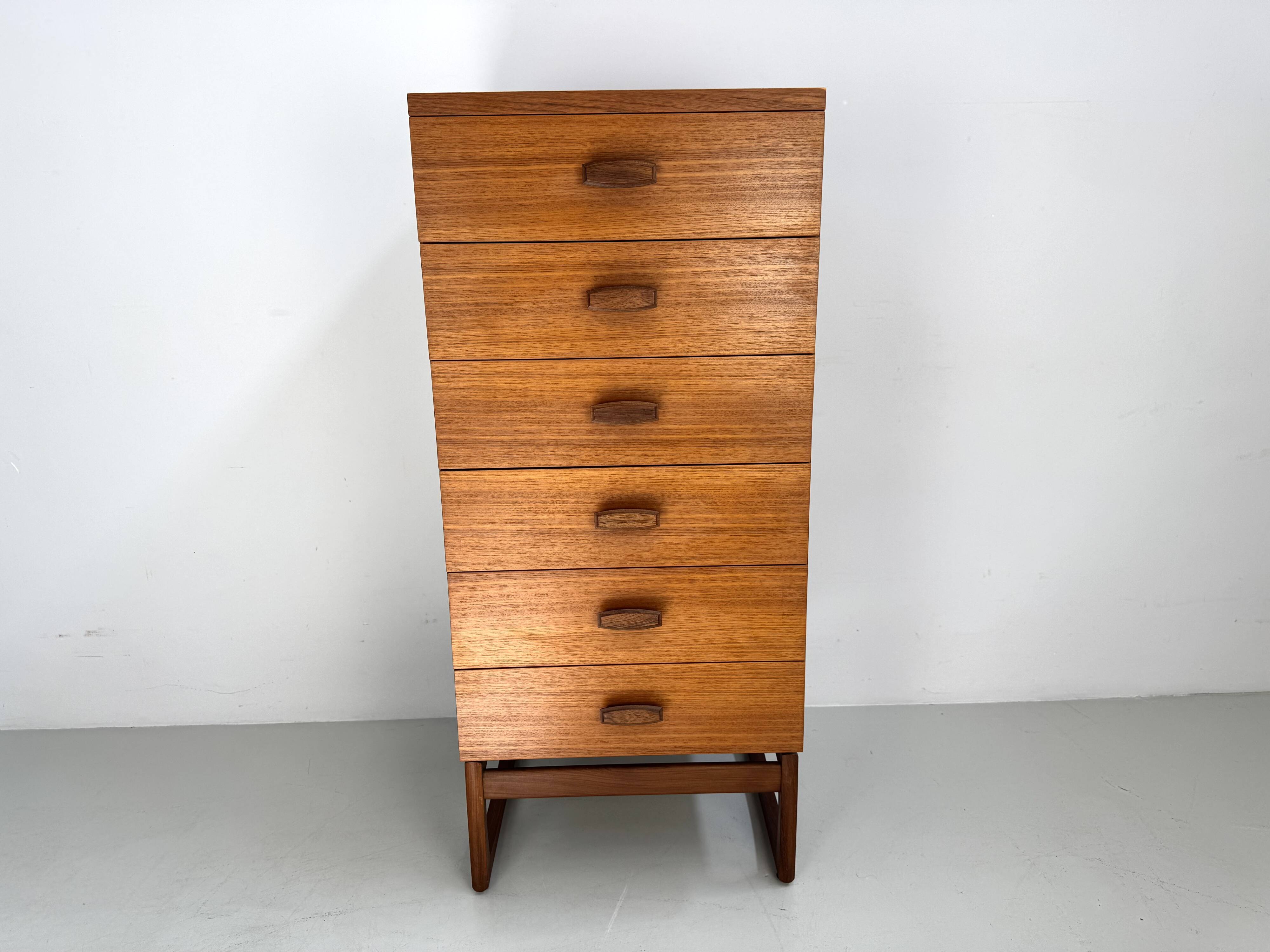 Vintage chest of drawers 1960's