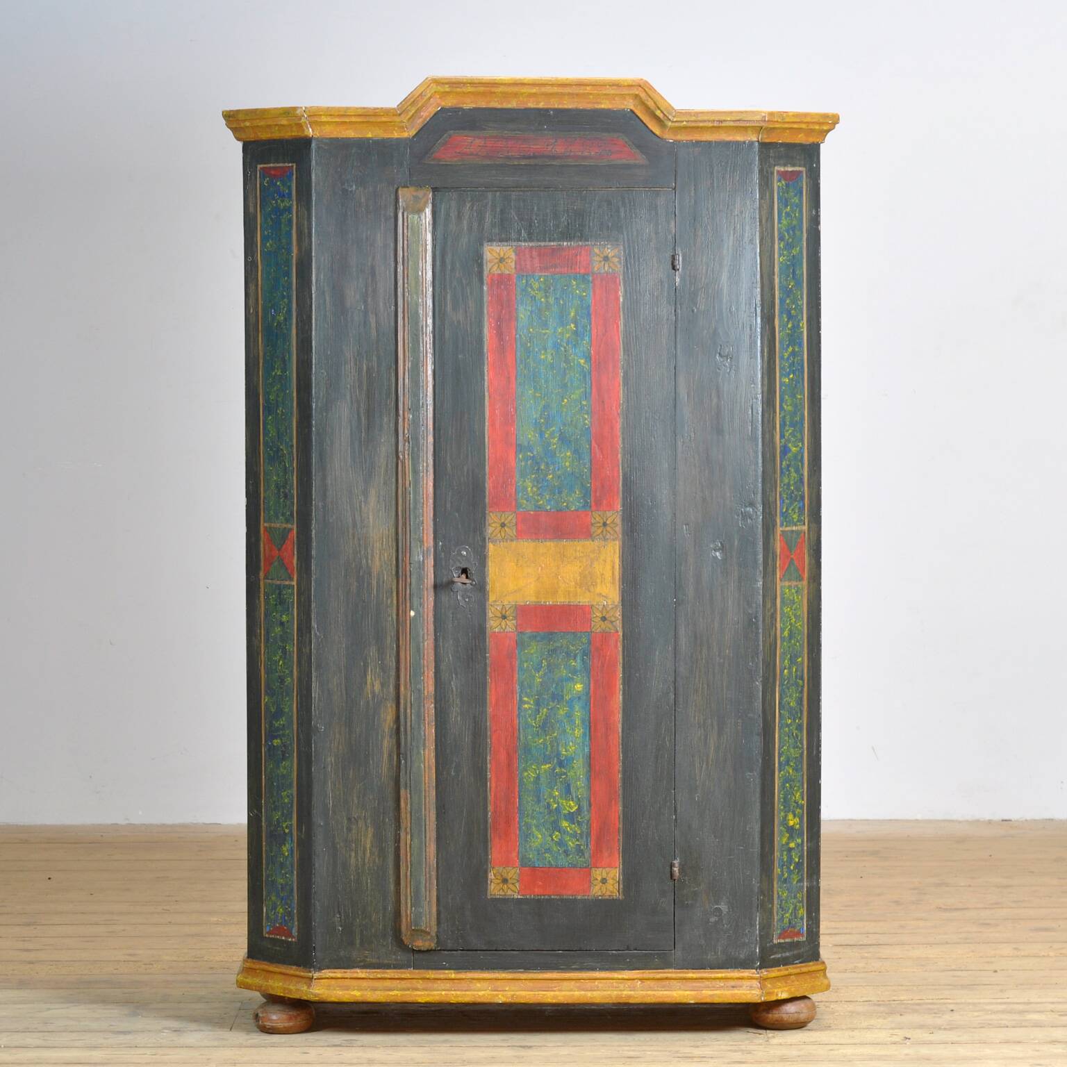 Hand painted Pine Wedding Cabinet, anno 1782