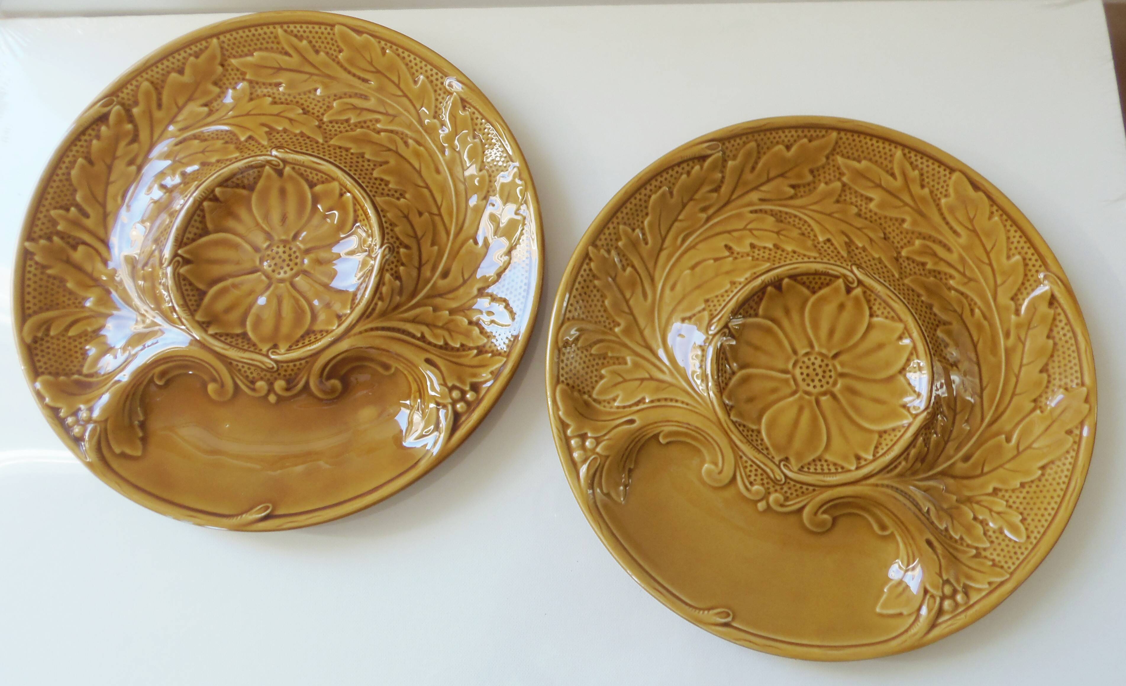 2 assiettes à artichauts en barbotine Gien