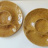 2 assiettes à artichauts en barbotine Gien