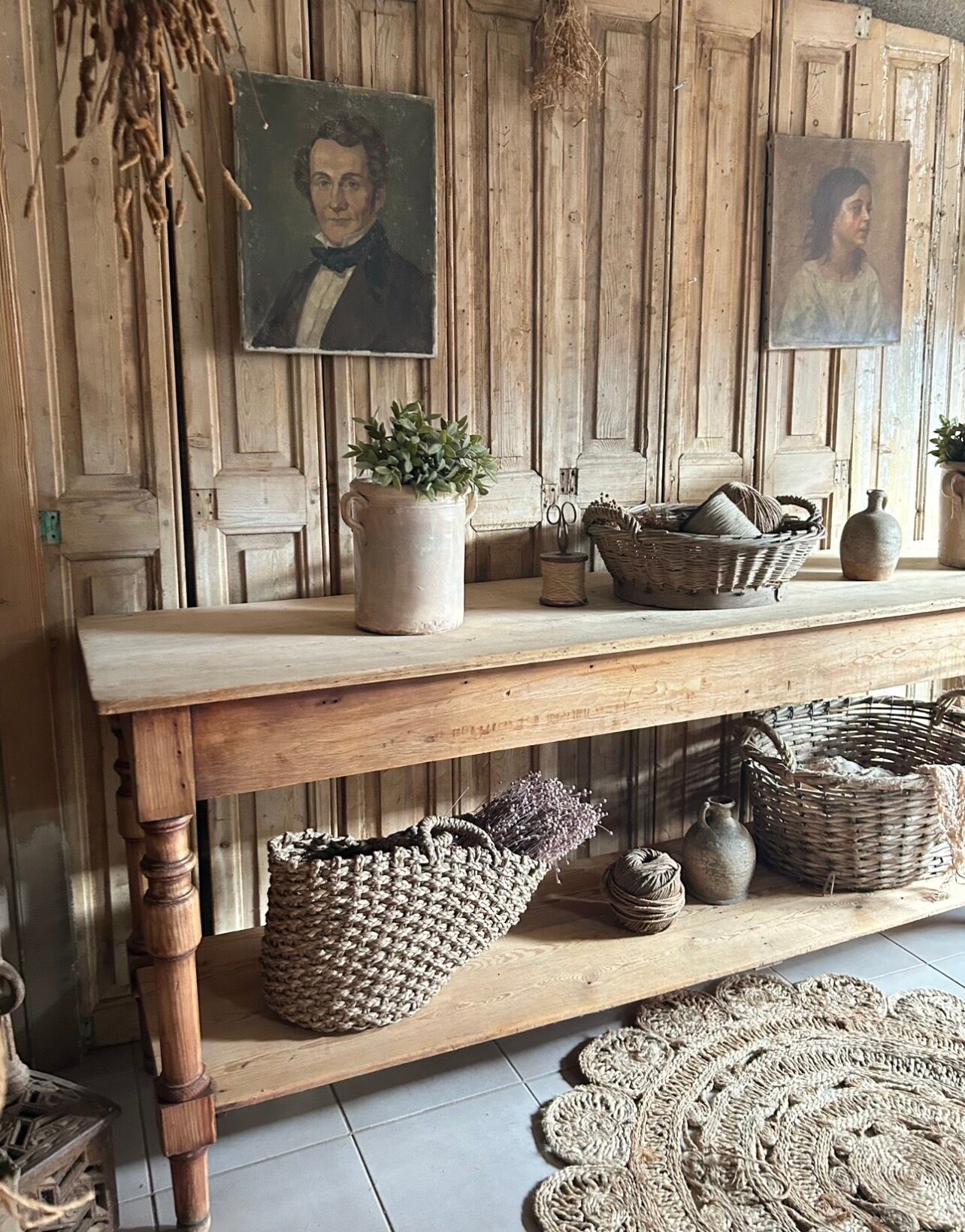 Old cloth merchant's table