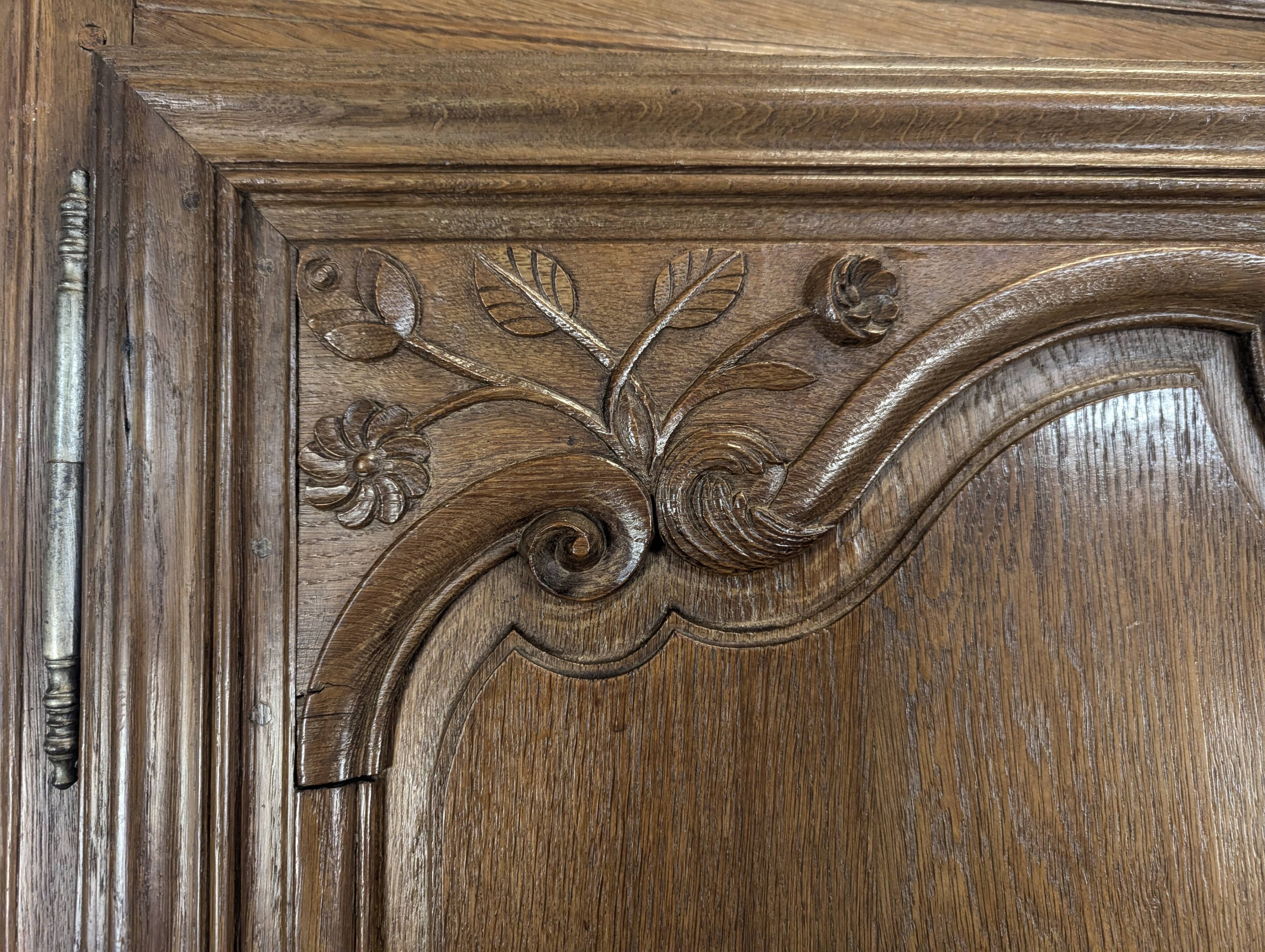 Solid oak wardrobe in Louis XV style
