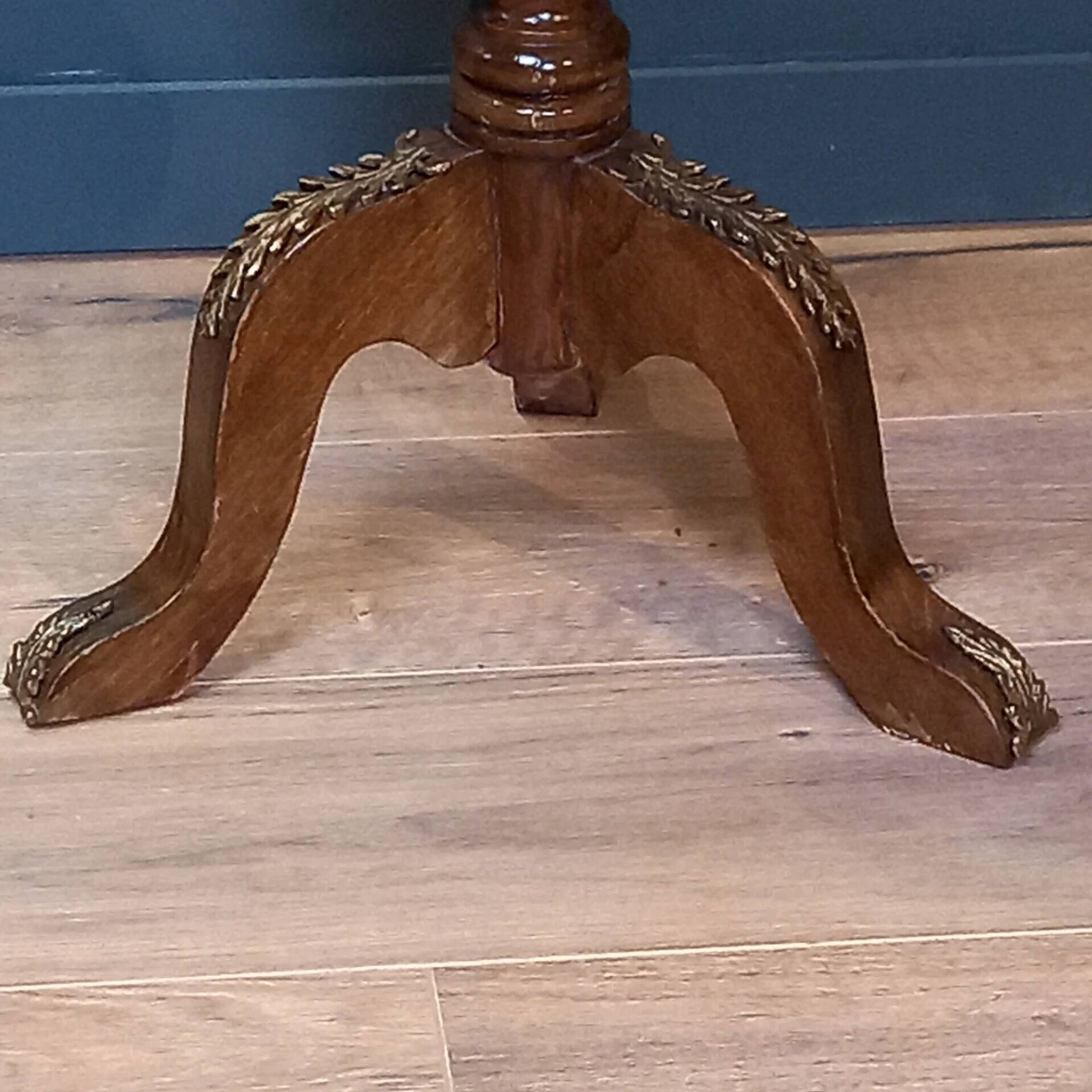 Table d'appoint en bois et marbre, France