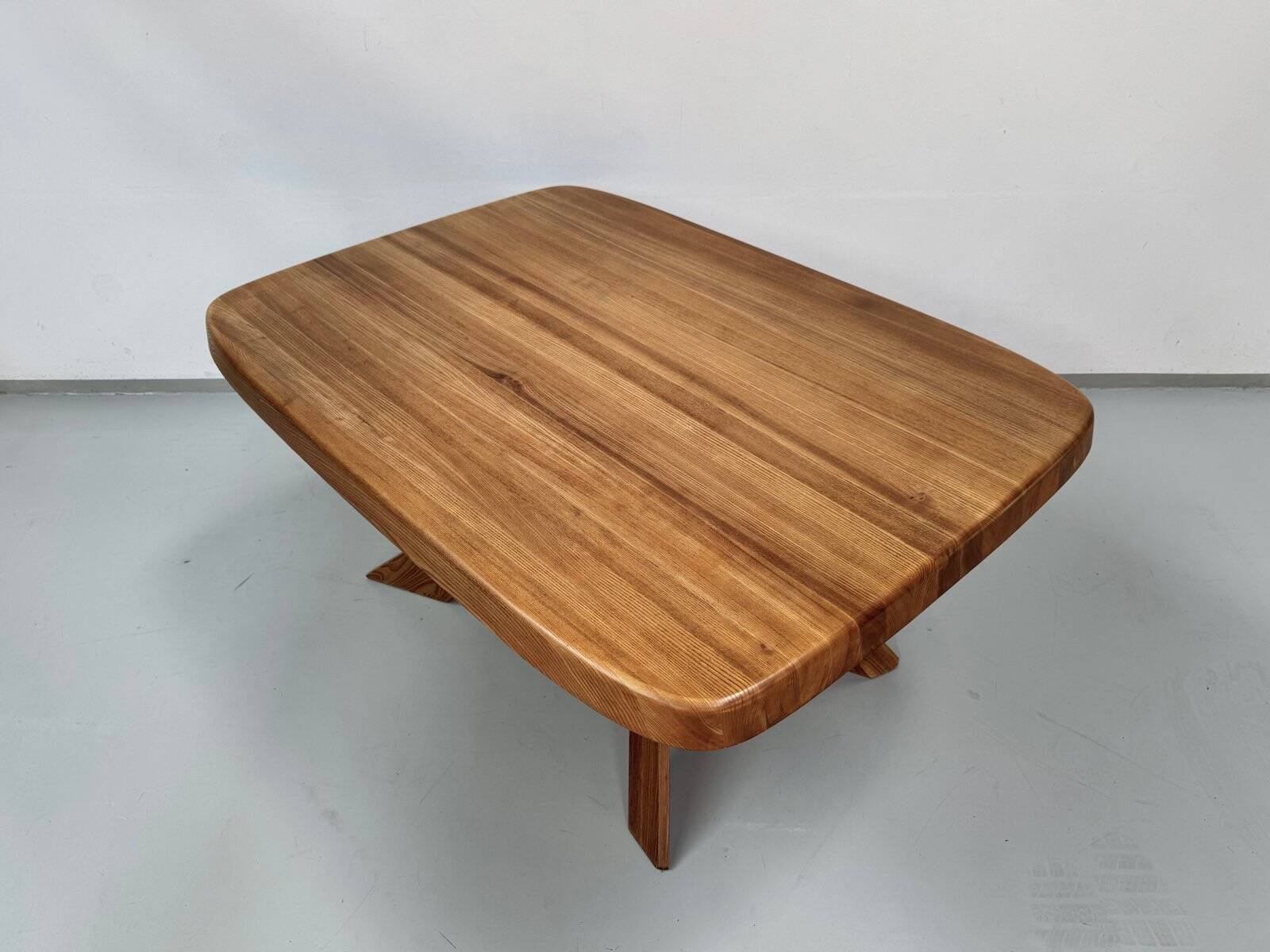 French early edition Aban T35C table in elm attributed to Pierre Chapo, 1970s