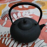 Théière en fonte