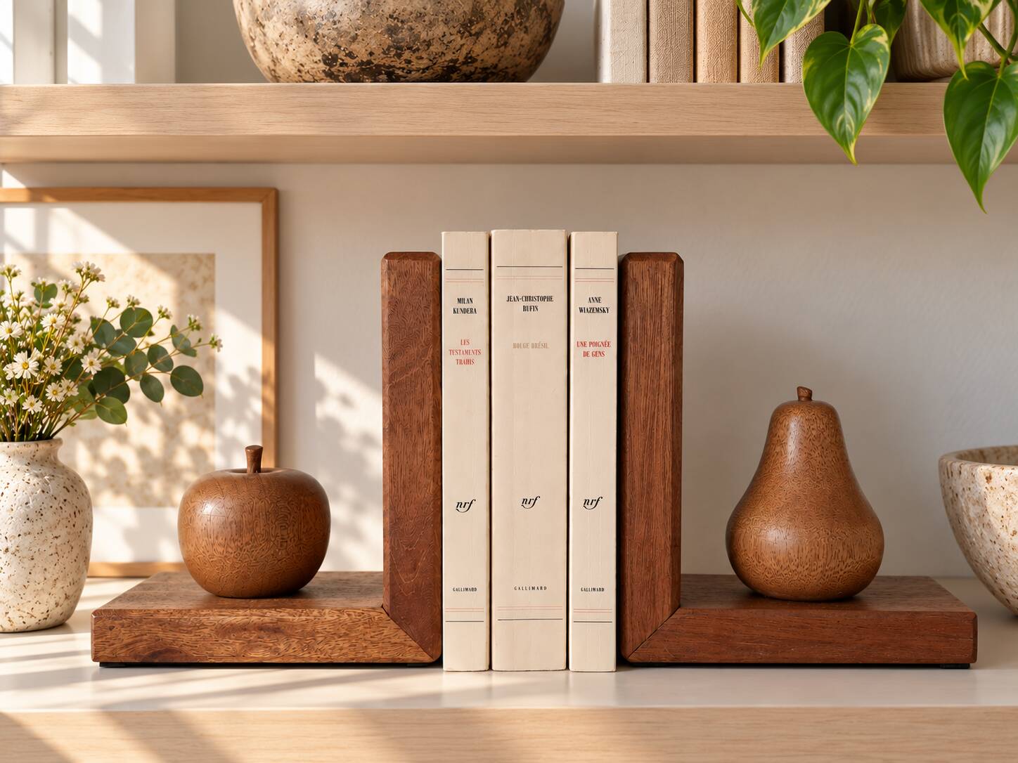 Wooden bookends shaped like an apple and pear – Minimalist design
