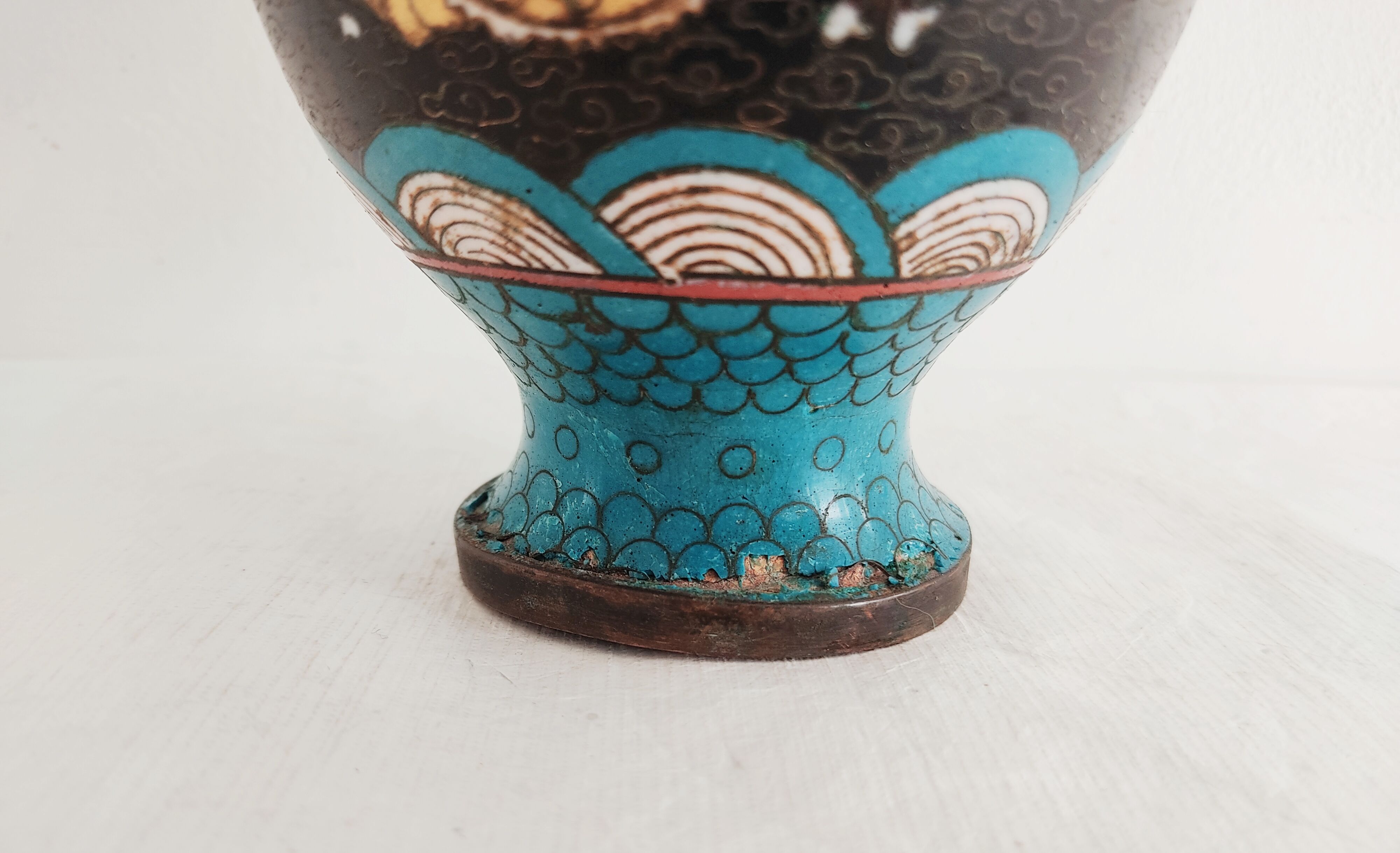 Chinese partitioned enamel vase decor dragons