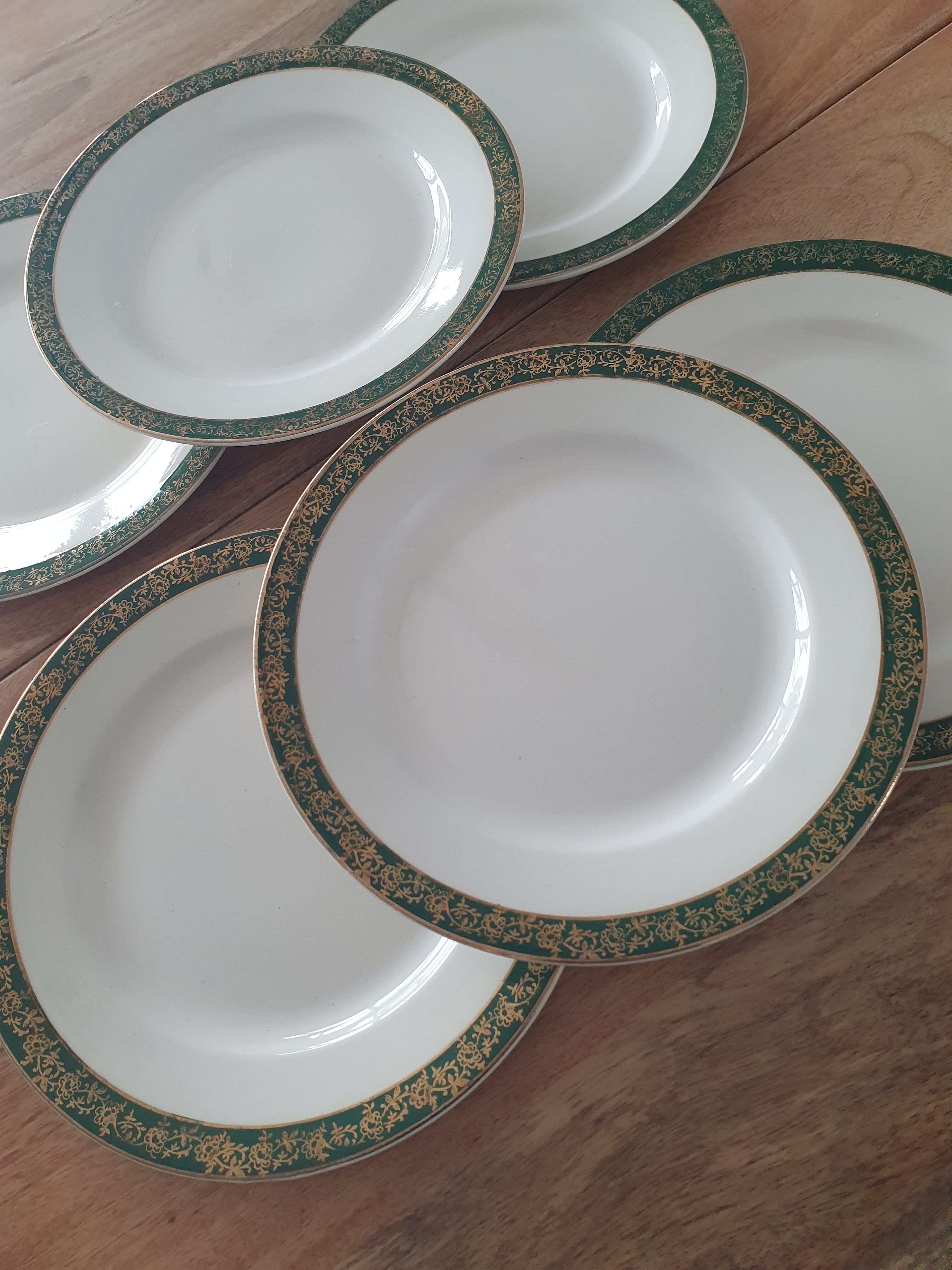 Lot 6 Golden plates Digoin