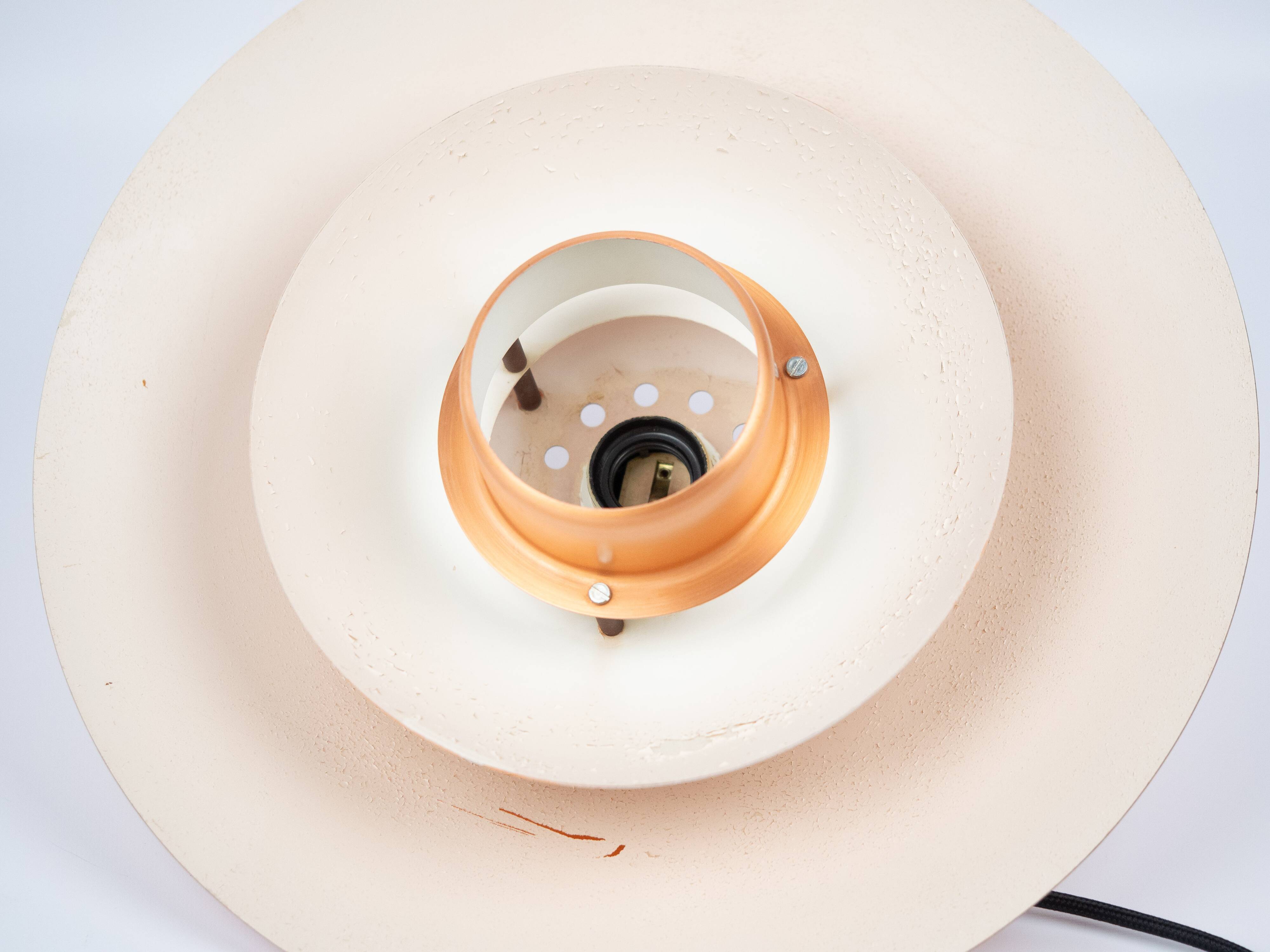 Lampe suspendue en cuivre vintage danoise par Form light, années 1980.