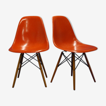 Pair of DSW chairs by Charles and Ray Eames for Herman Miller