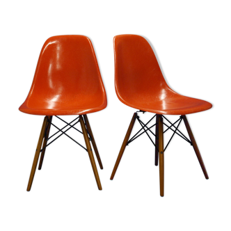 Pair of DSW chairs by Charles and Ray Eames for Herman Miller