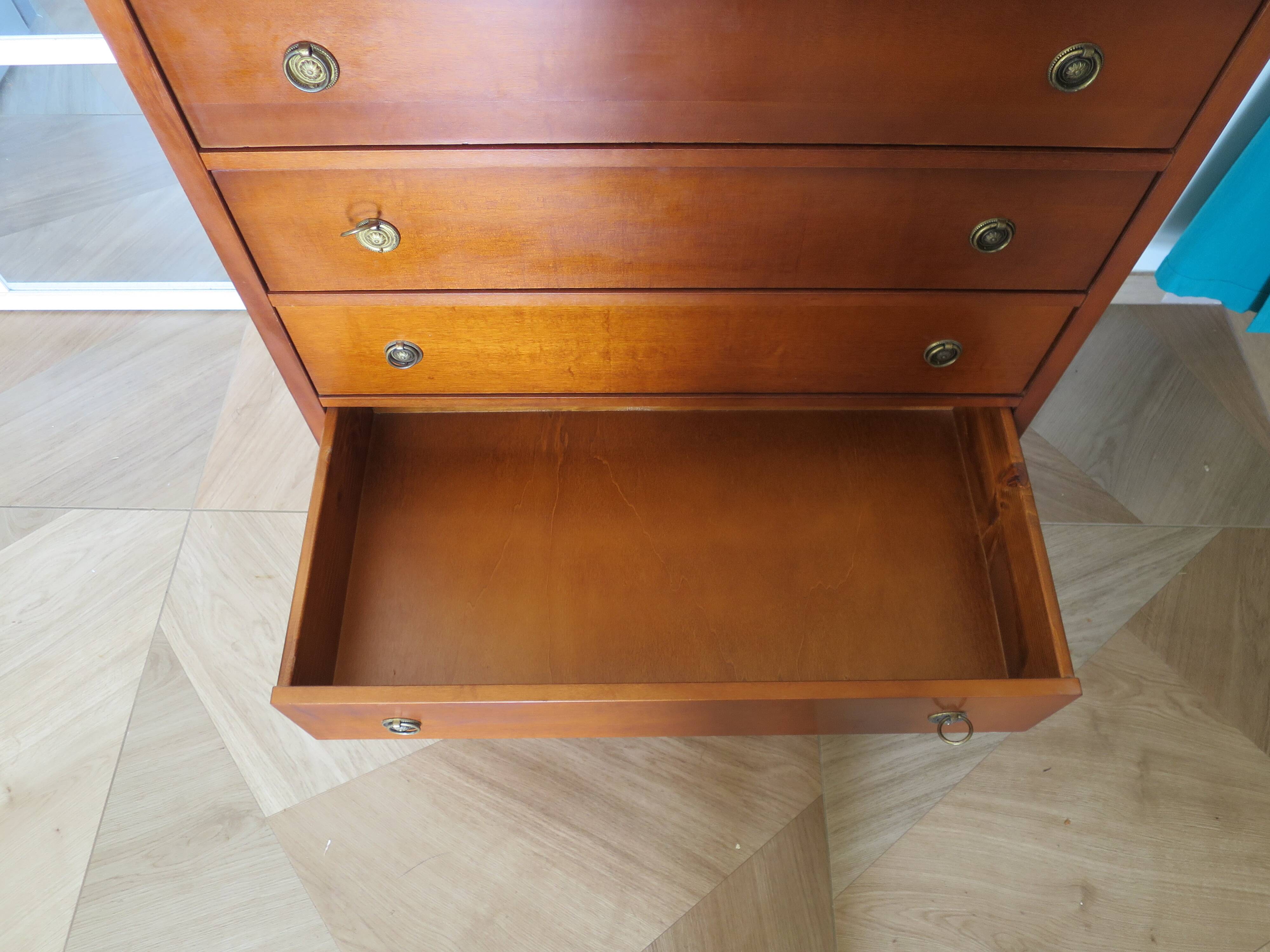 Louis Philippe style chest of drawers in cherry wood