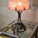 Lampe fer forgé style brandt muller art deco  avec abat jour verre clichy rose et dorure 27x21