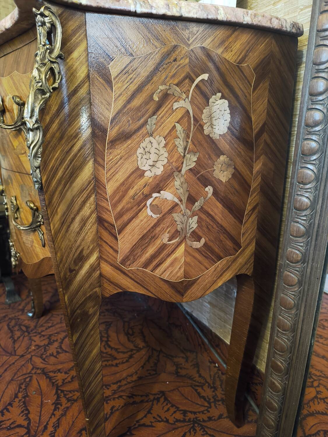 Commode en marqueterie style Louis XV