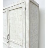 Armoire parisienne