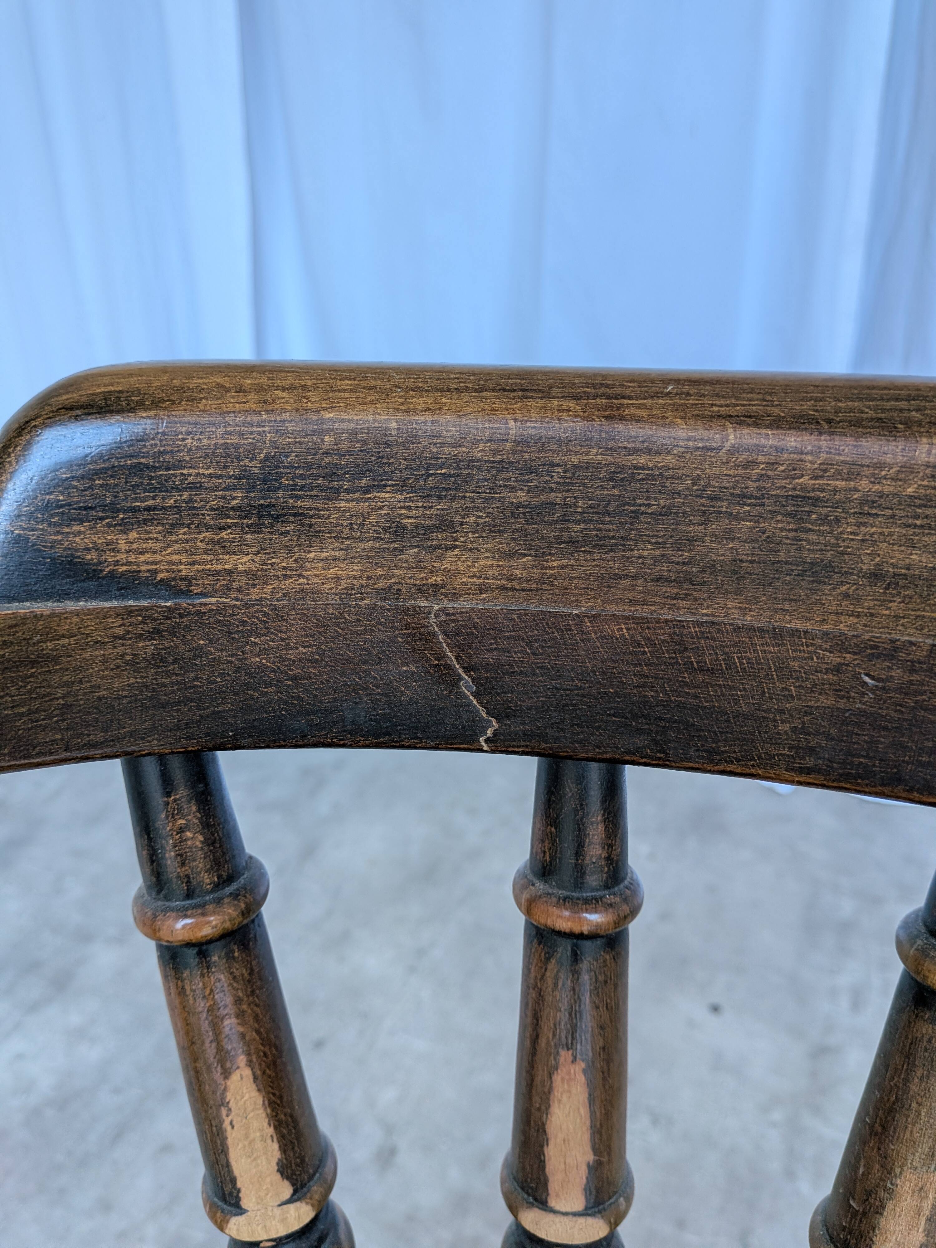Chaise de bar en bois sculpté vintage : tabouret haut de ferme des années 1970