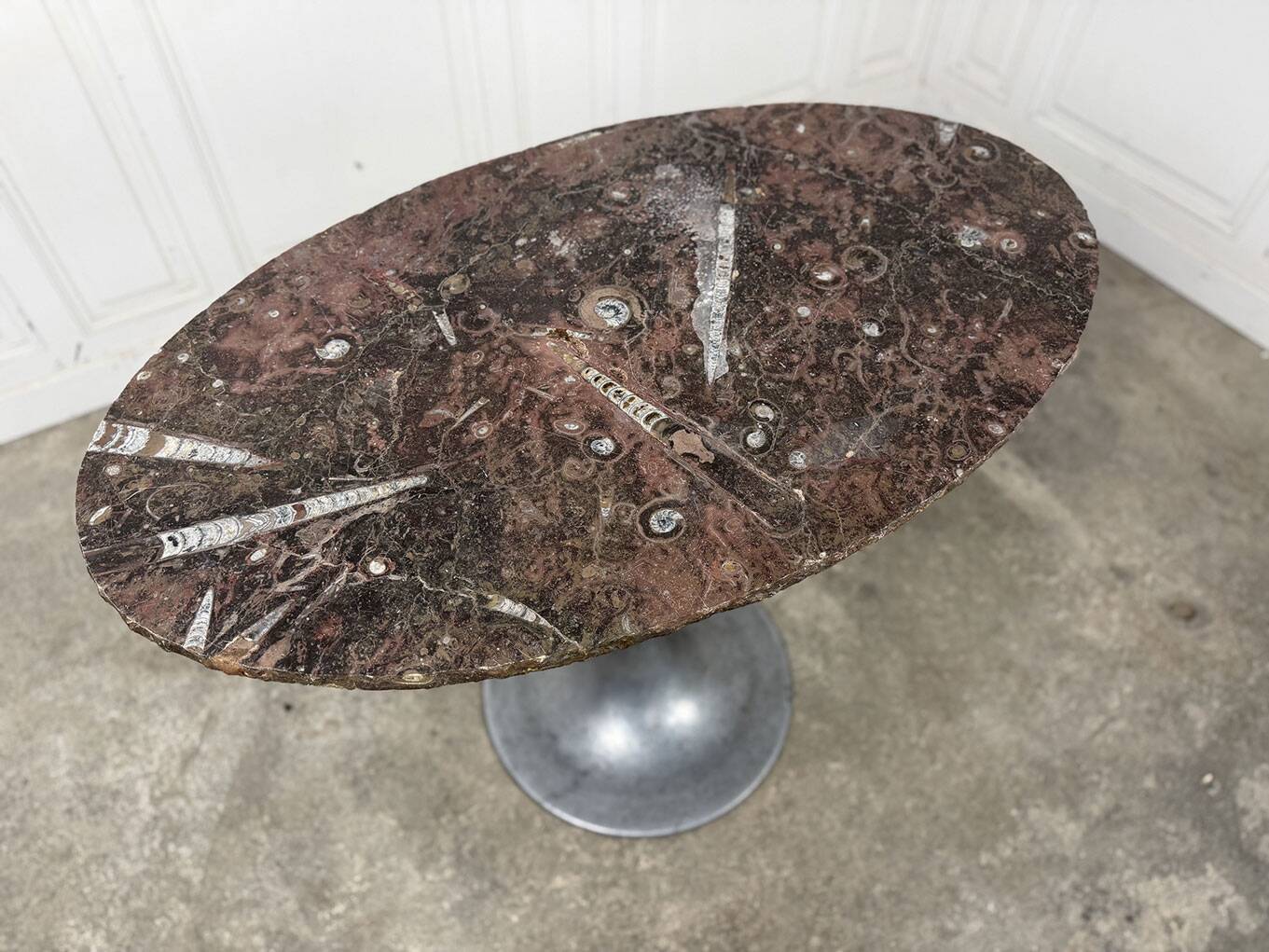 Tulip table 1970 in marble