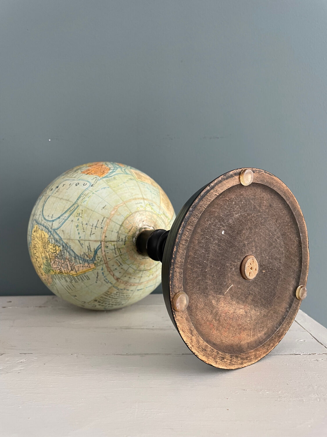 Terrestrial globe world map geographer Forest XIXth