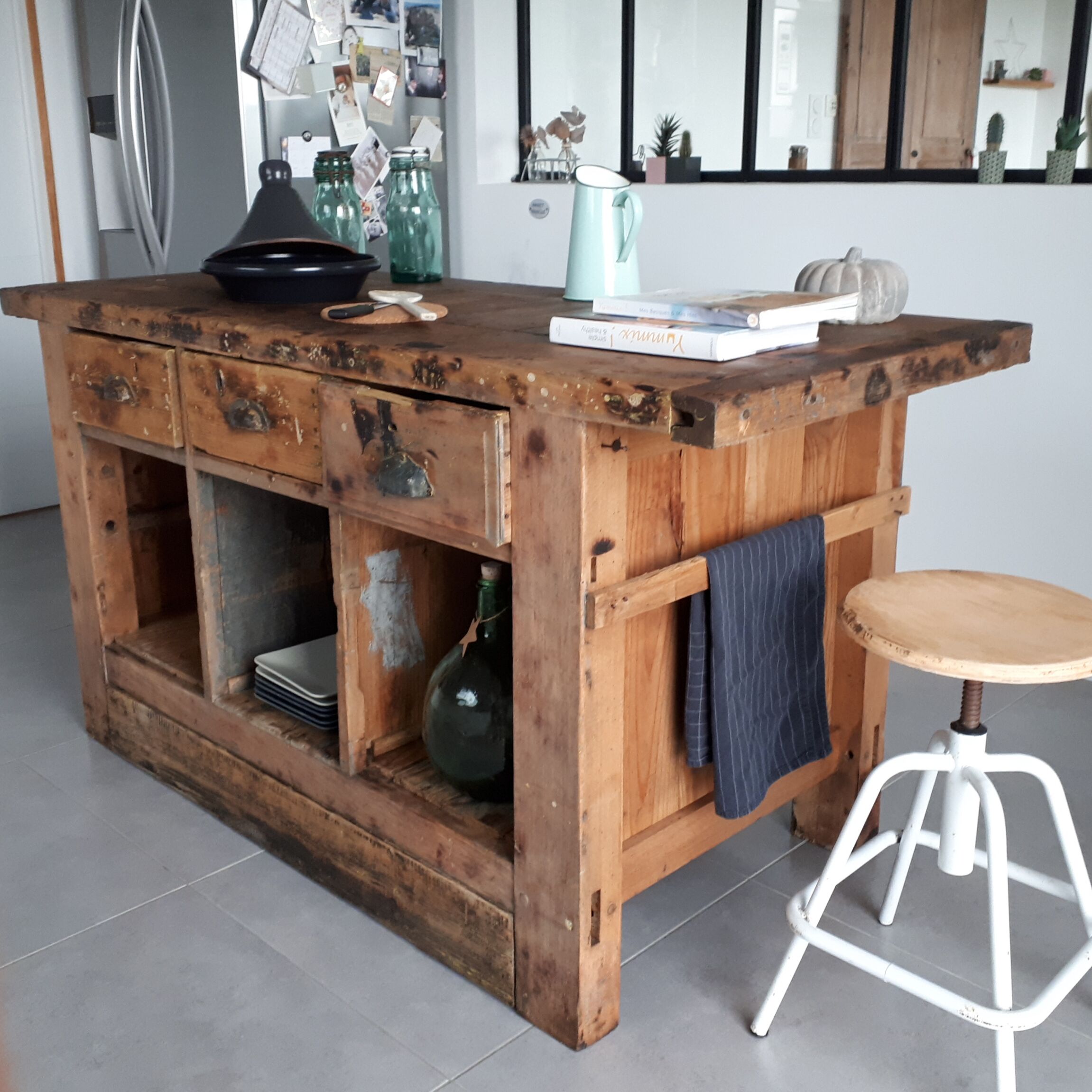 Furniture metier Marechal ironing