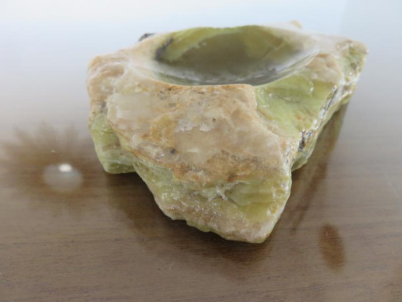 Brutalist ashtray in green oxyx