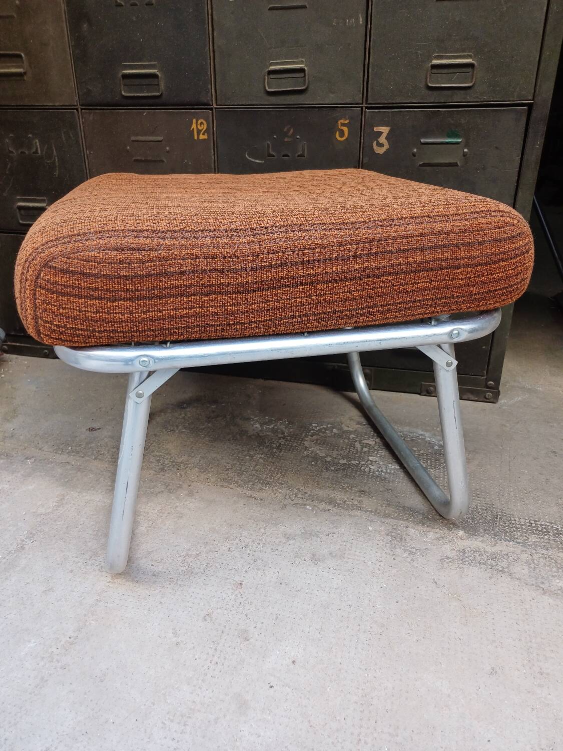 Ottoman, pouf, repose pied de fauteuil vintage 1960