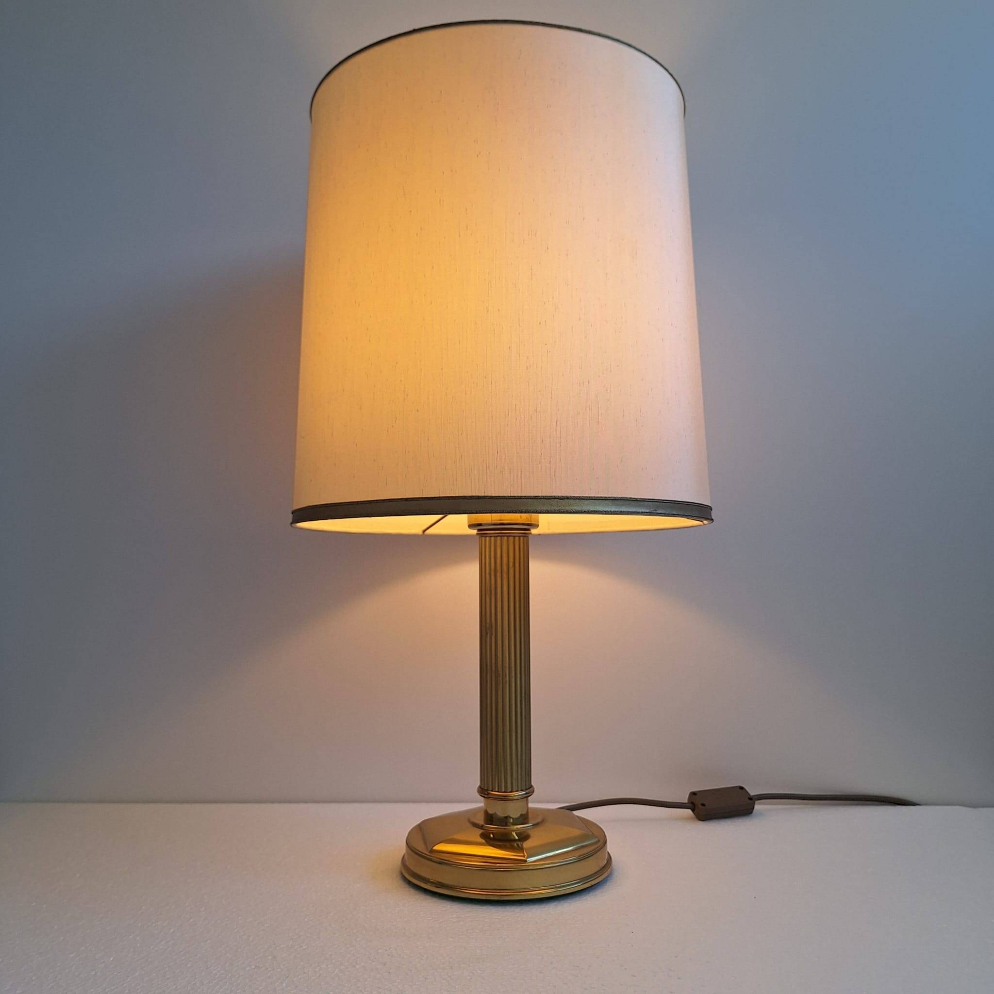 Vintage lamp with pillar base, 1960s