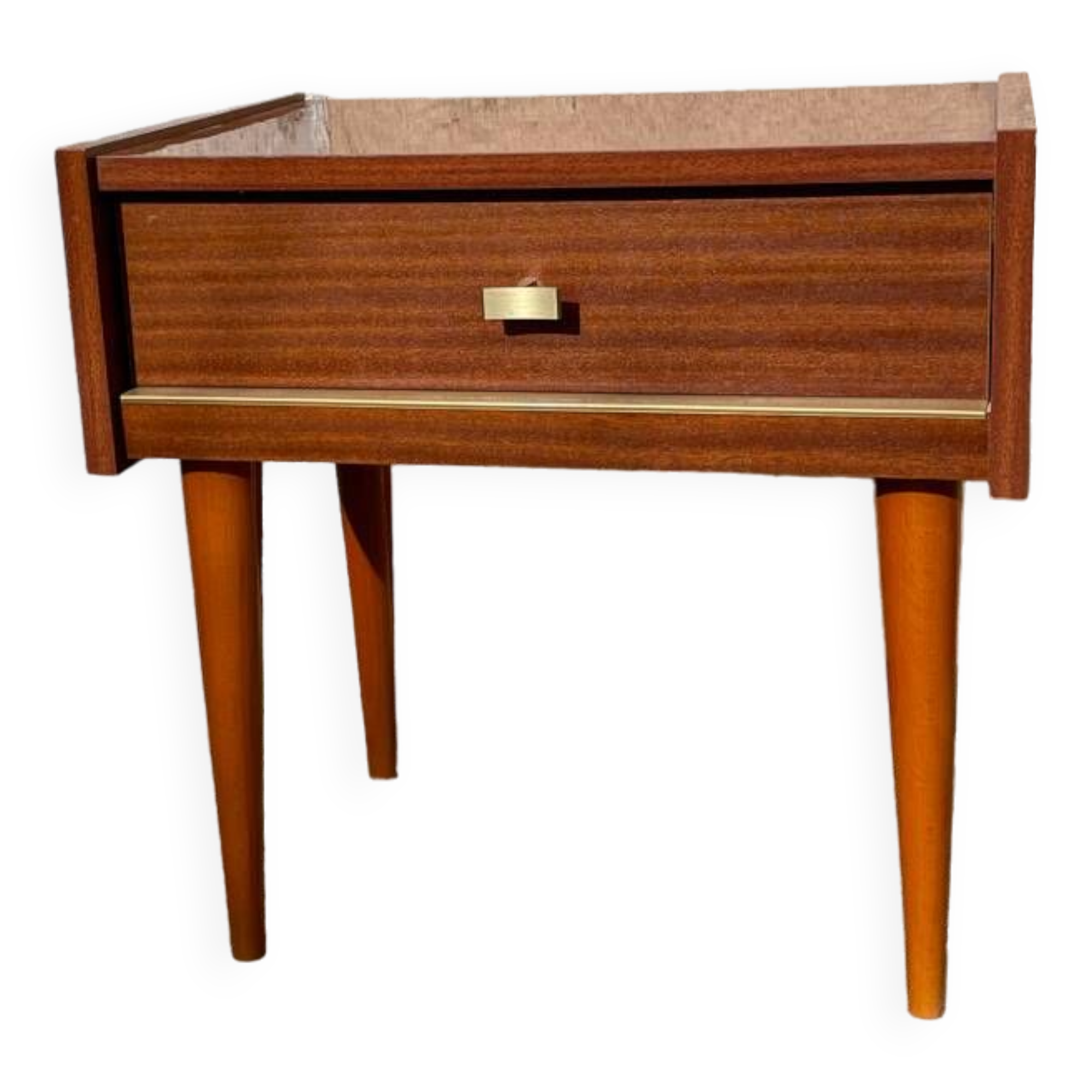 Table de nuit en bois et métal doré
