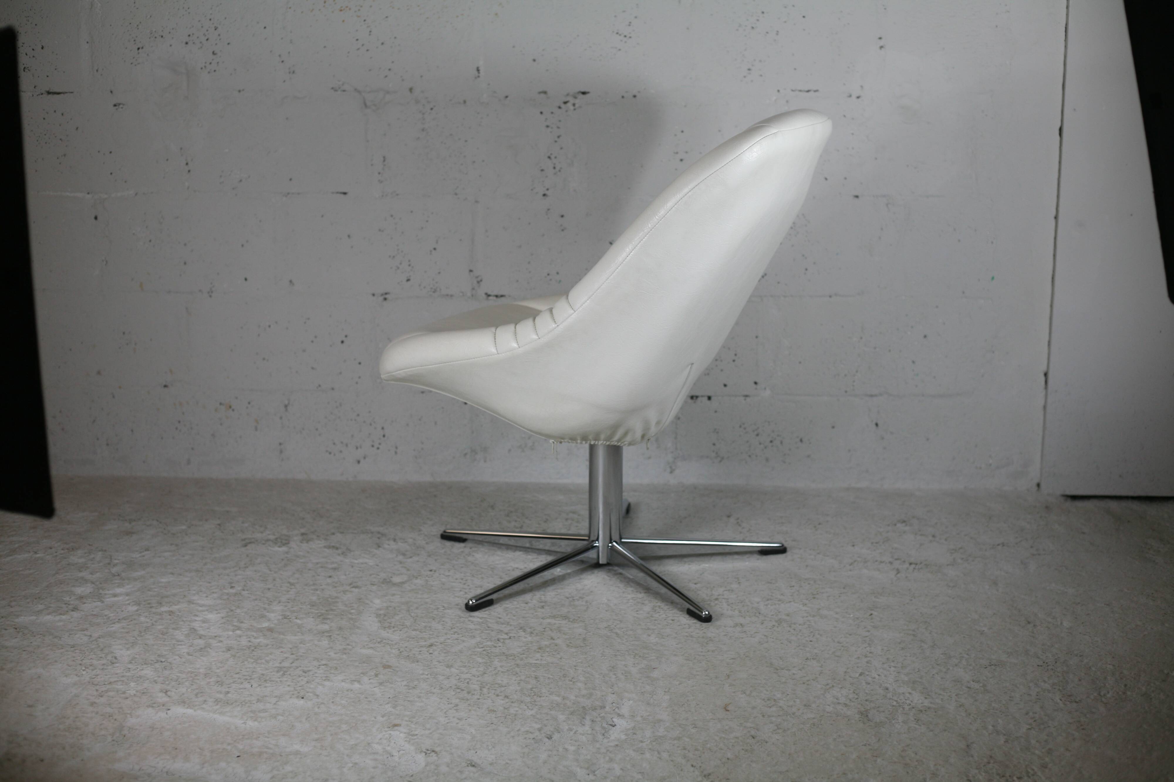 Armchair "Space Age", steel, fiberglass and imitation leather, France, circa 1970