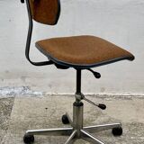 Vintage 1980 adjustable swivel office chair on wheels