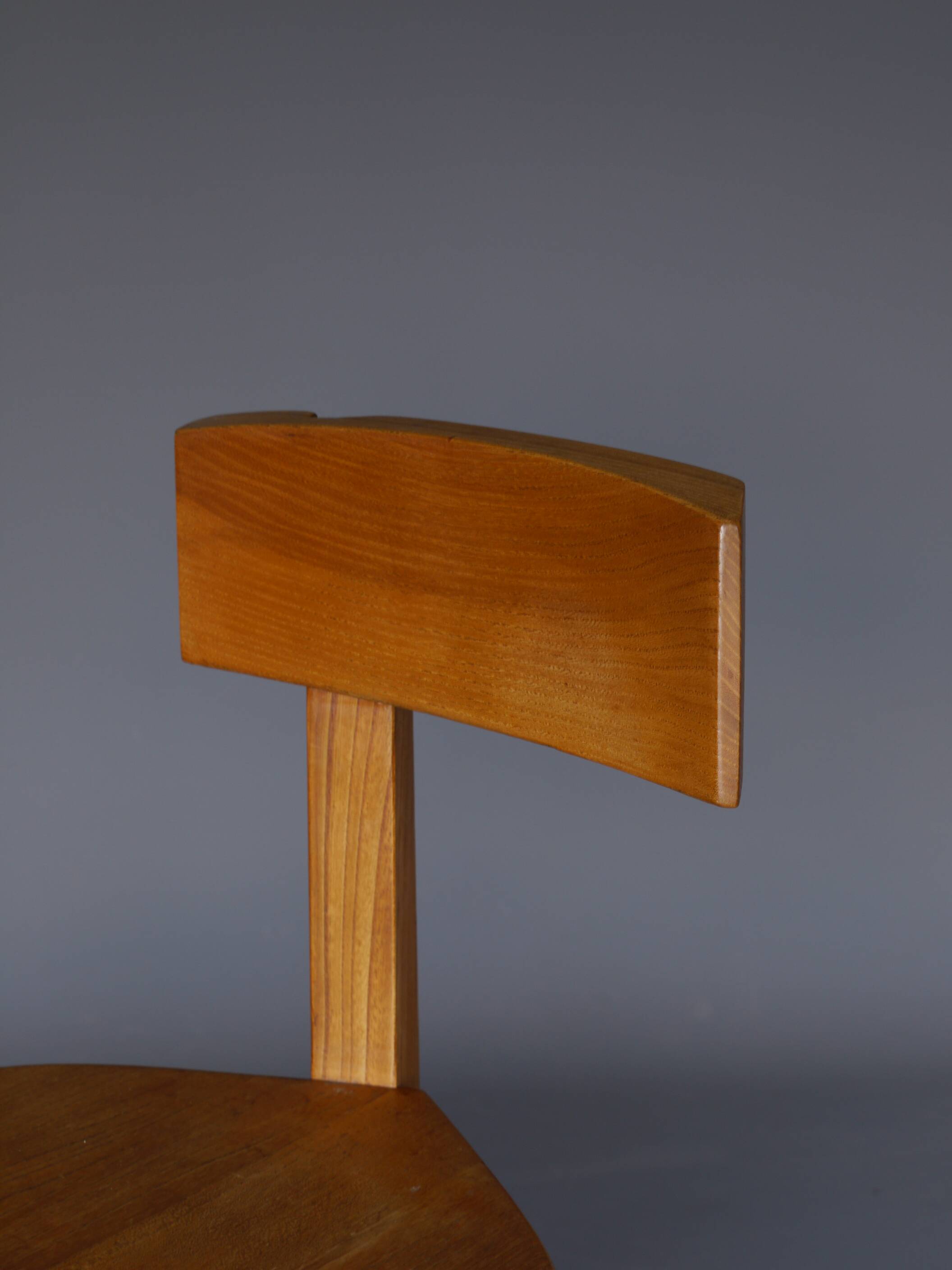 Chaise S34 en orme de Pierre Chapo, années 1980