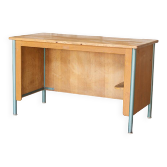 Oak desk called "supervisor"